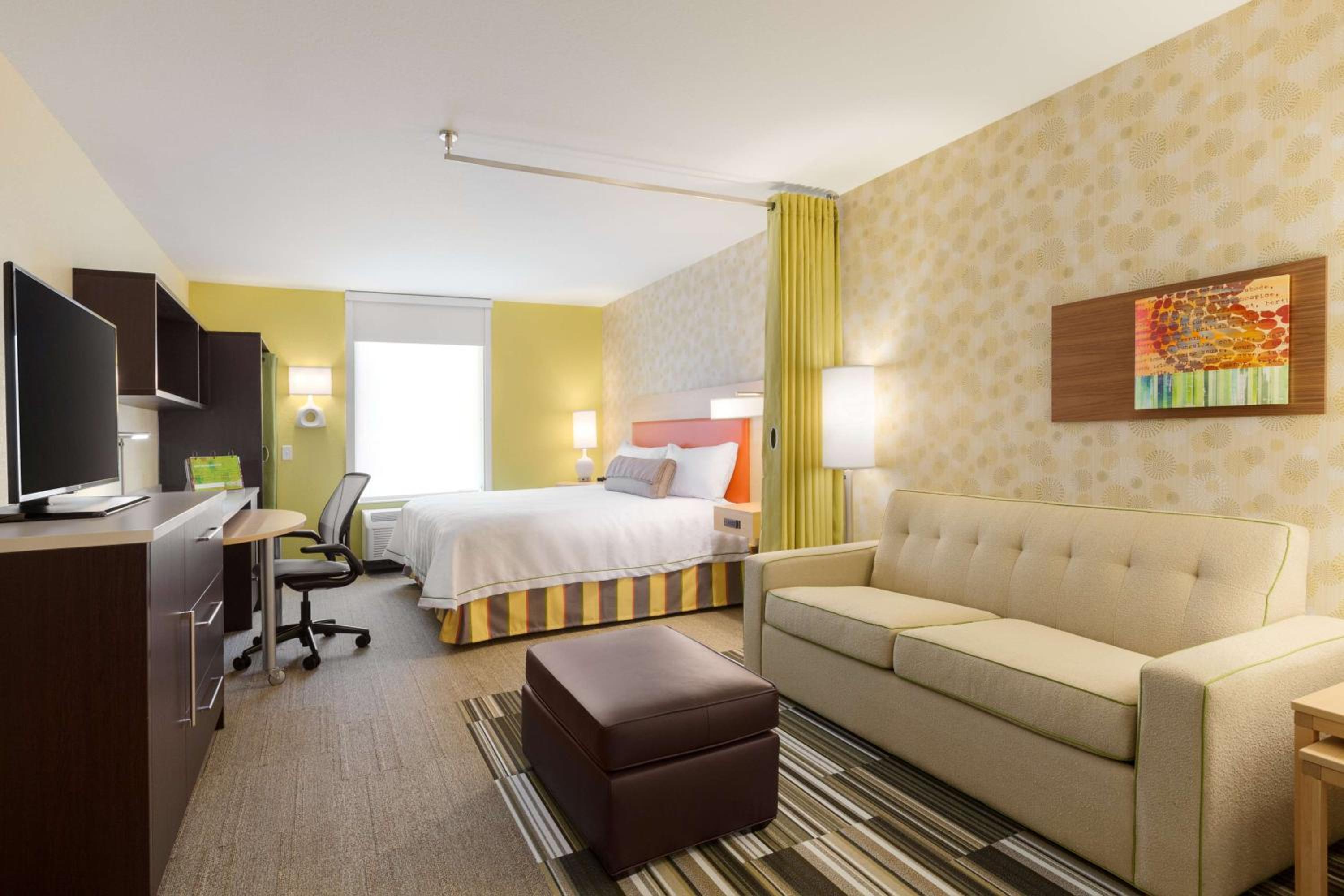 King Studio Suite - Non-Smoking - Photo 1