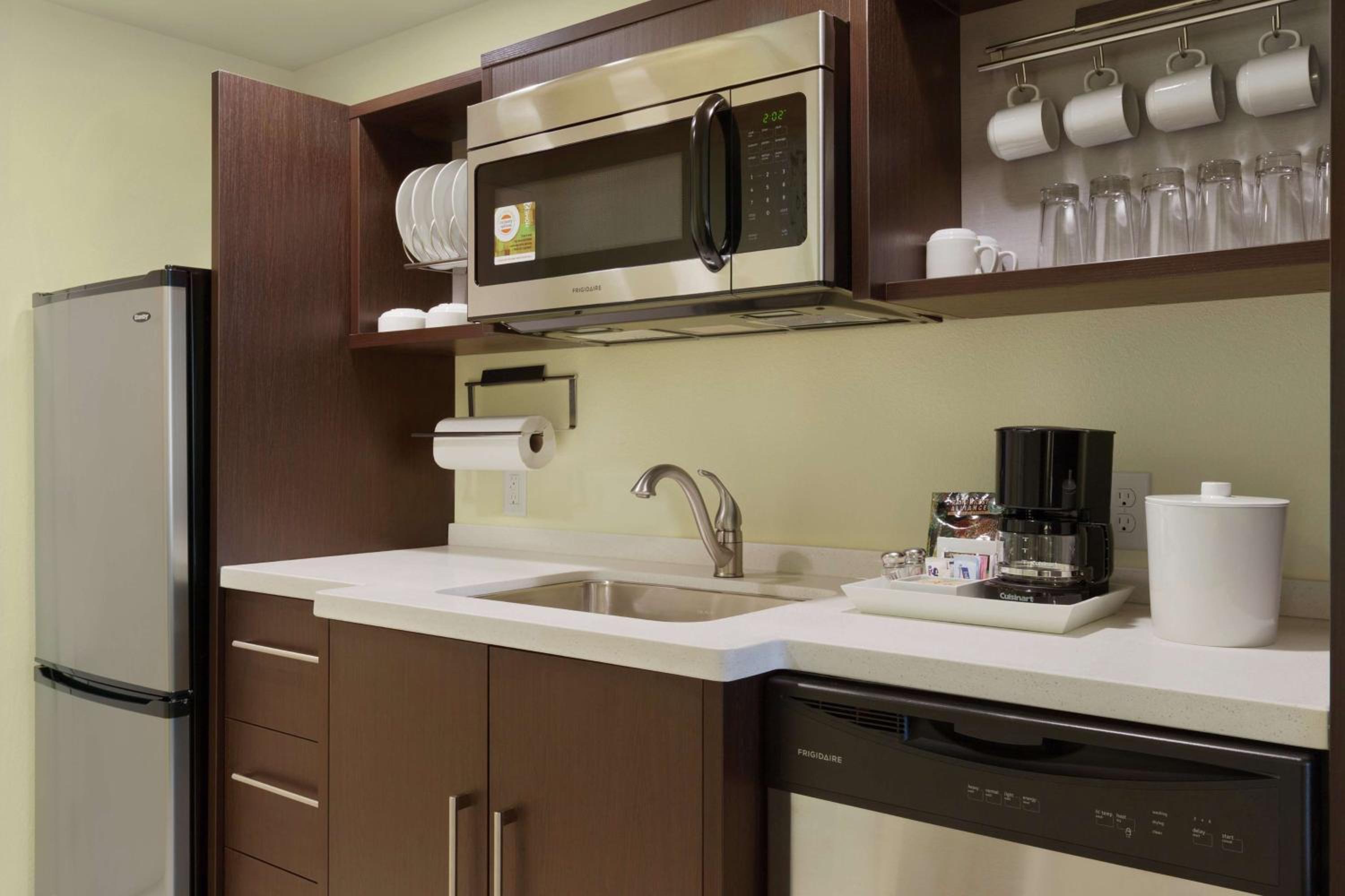 King Studio Suite - Hearing Access/Non-Smoking - Photo 3