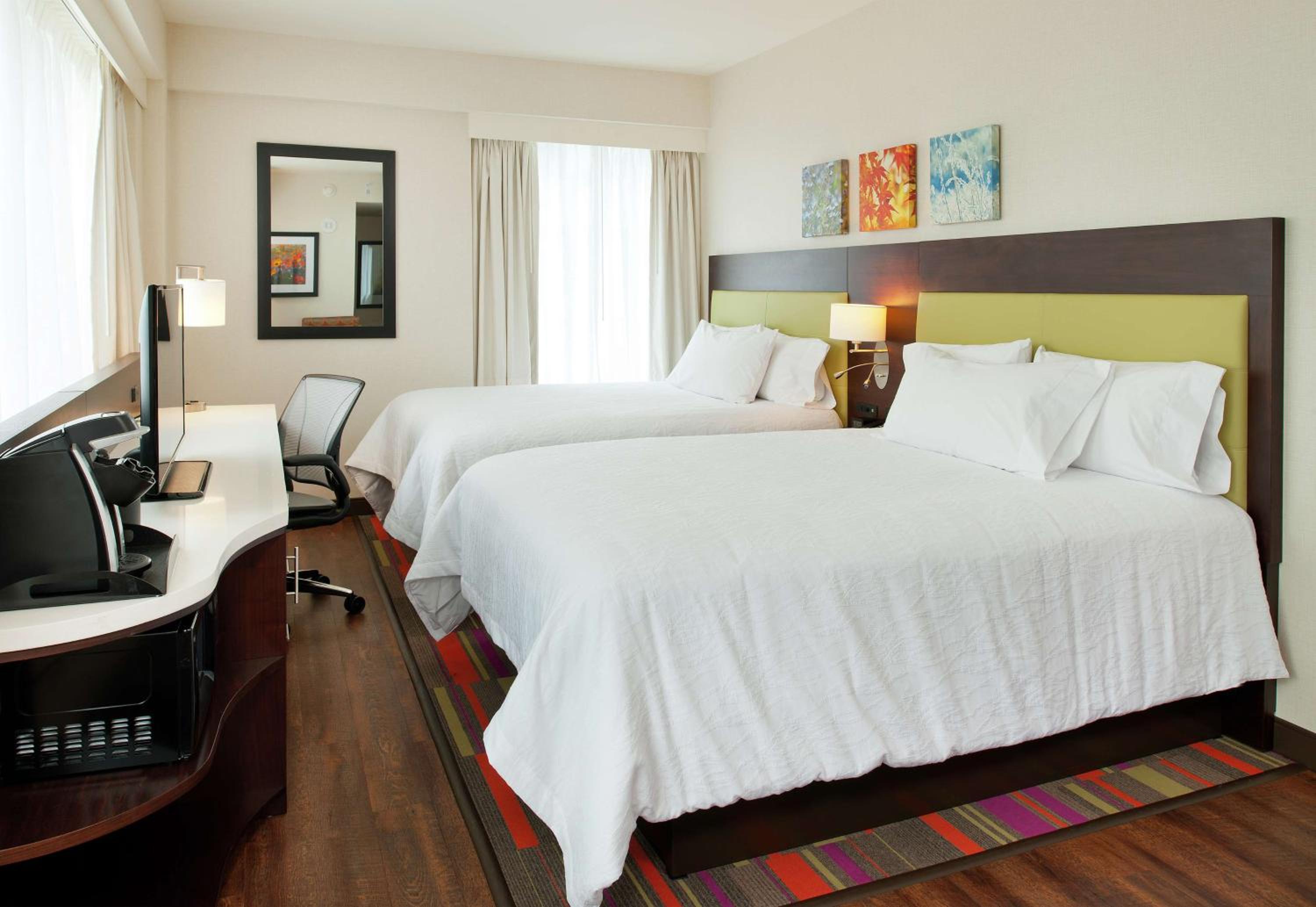 Corner Queen Room with Two Queen Beds photo 3
