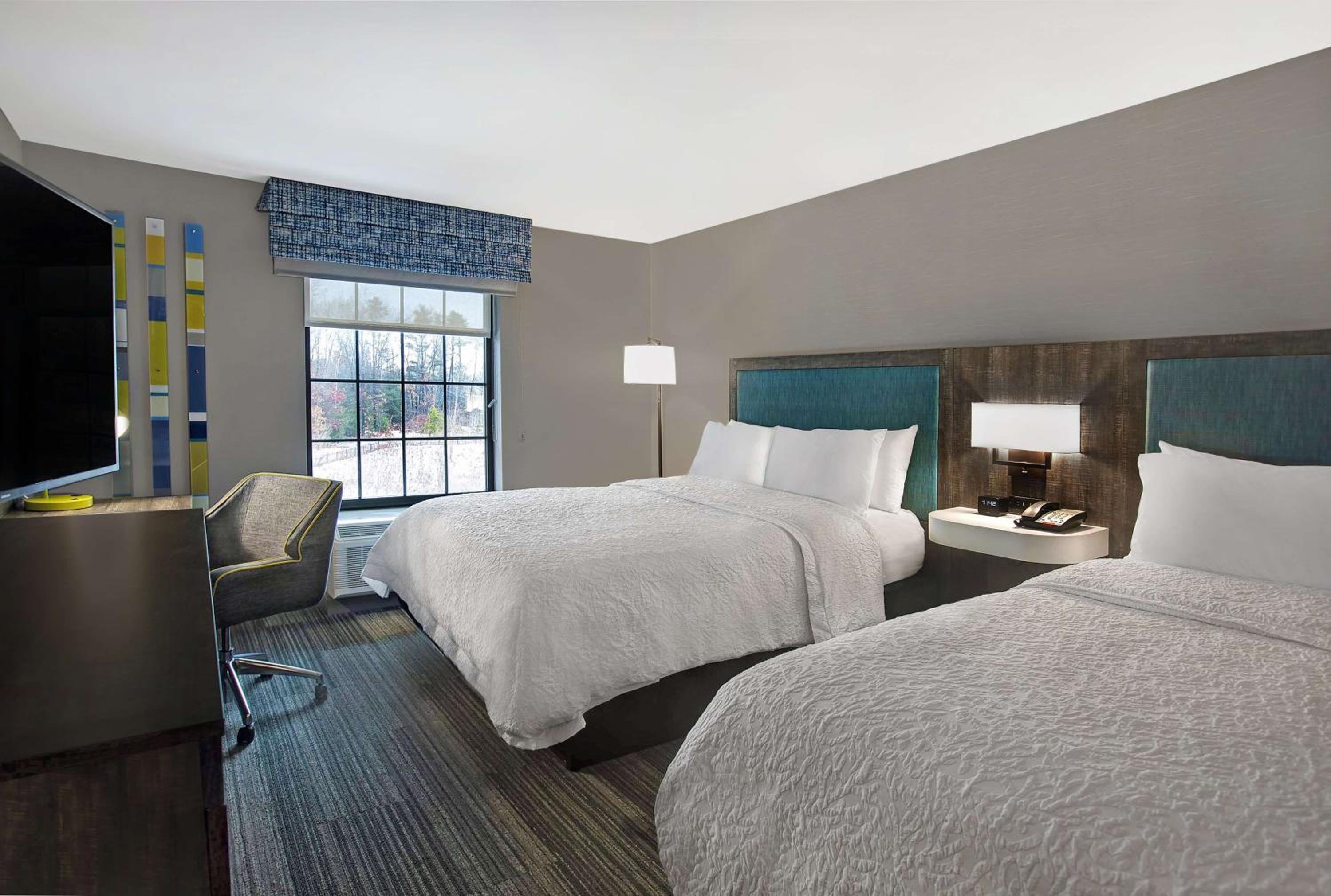 Queen Room with Two Queen Beds - Photo 1