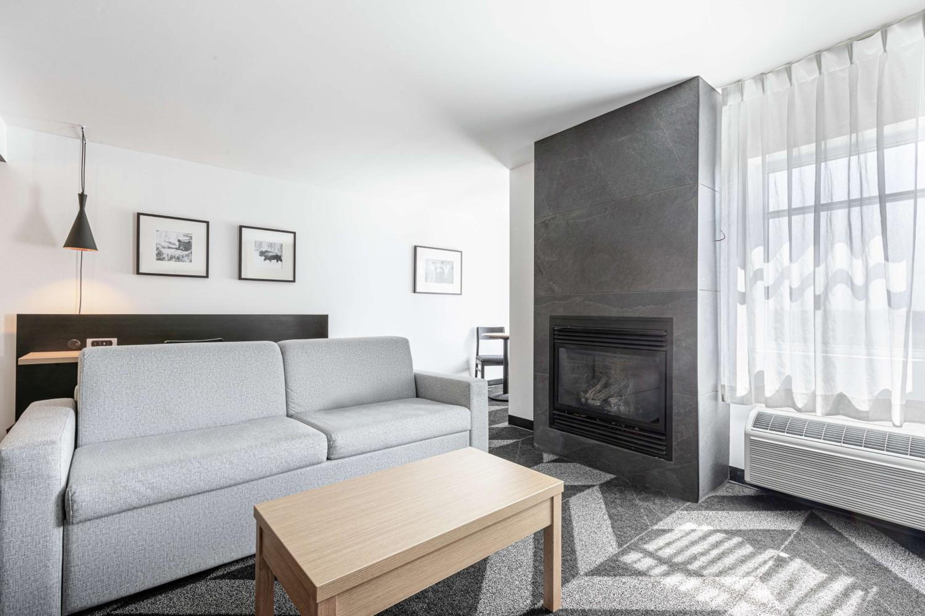 One-Bedroom King Suite with Fireplace - Photo 1