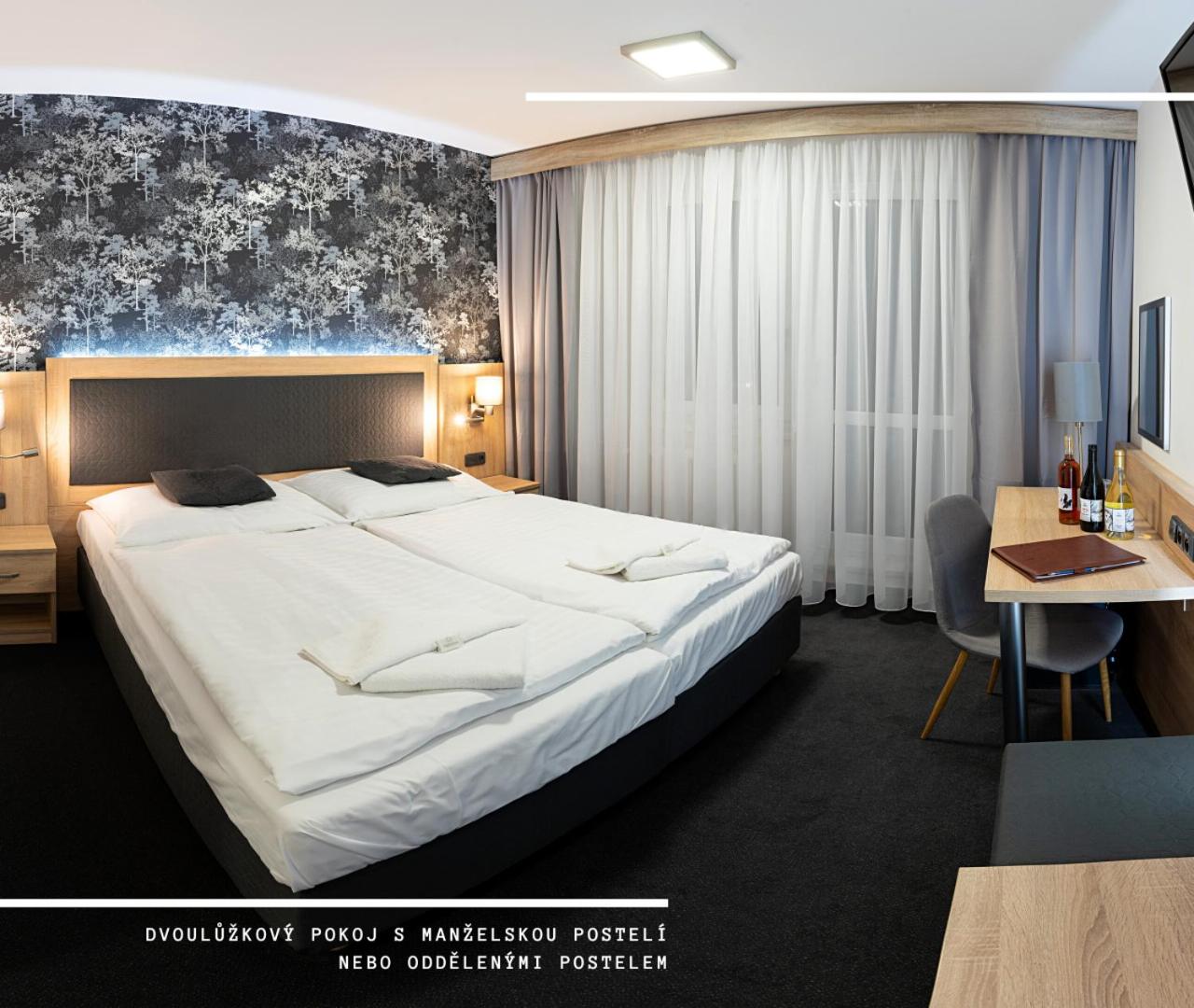 Double or Twin Room with Balcony photo 2