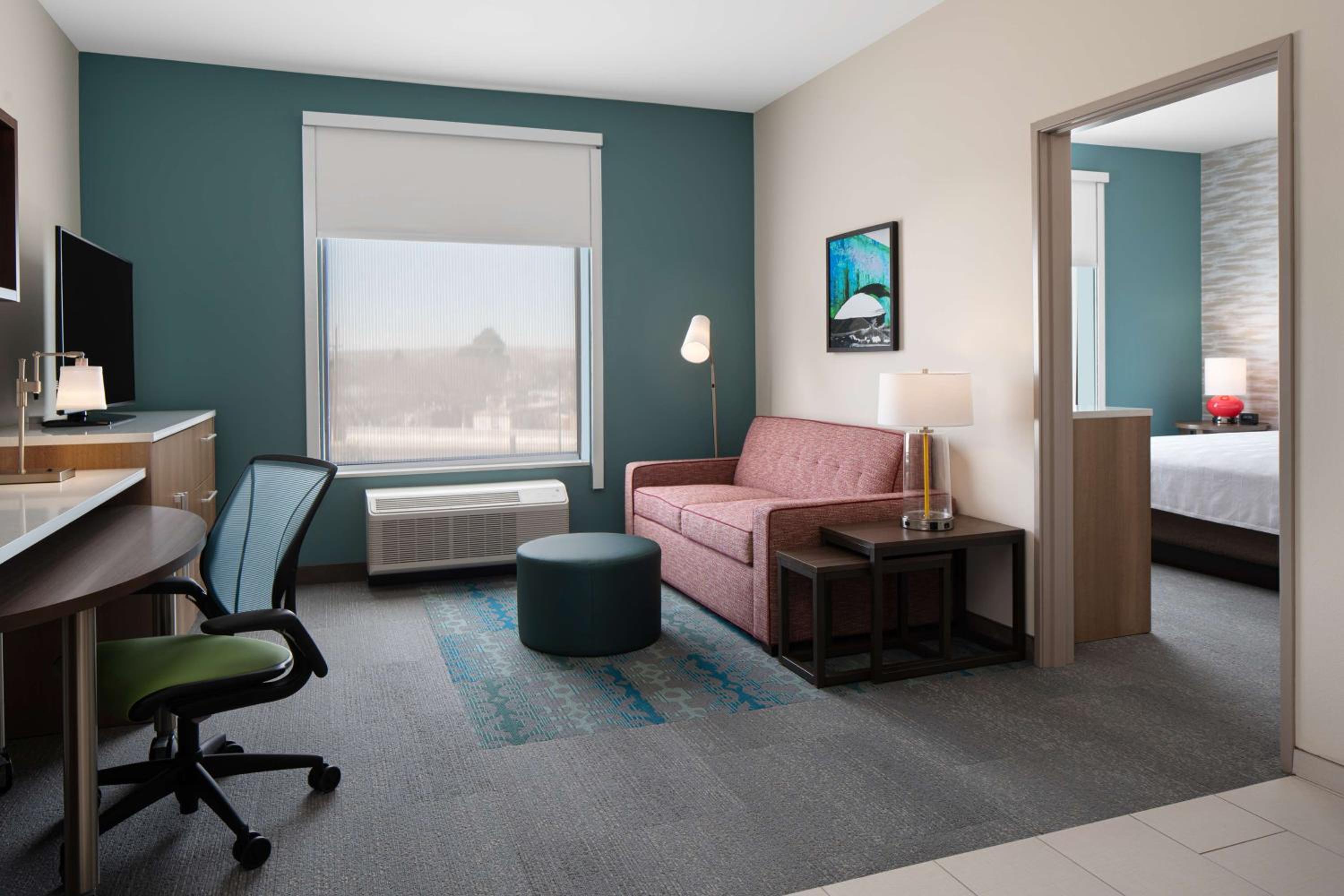 One-Bedroom King Suite - Mobility and Hearing Access/Non-Smoking - Photo 3