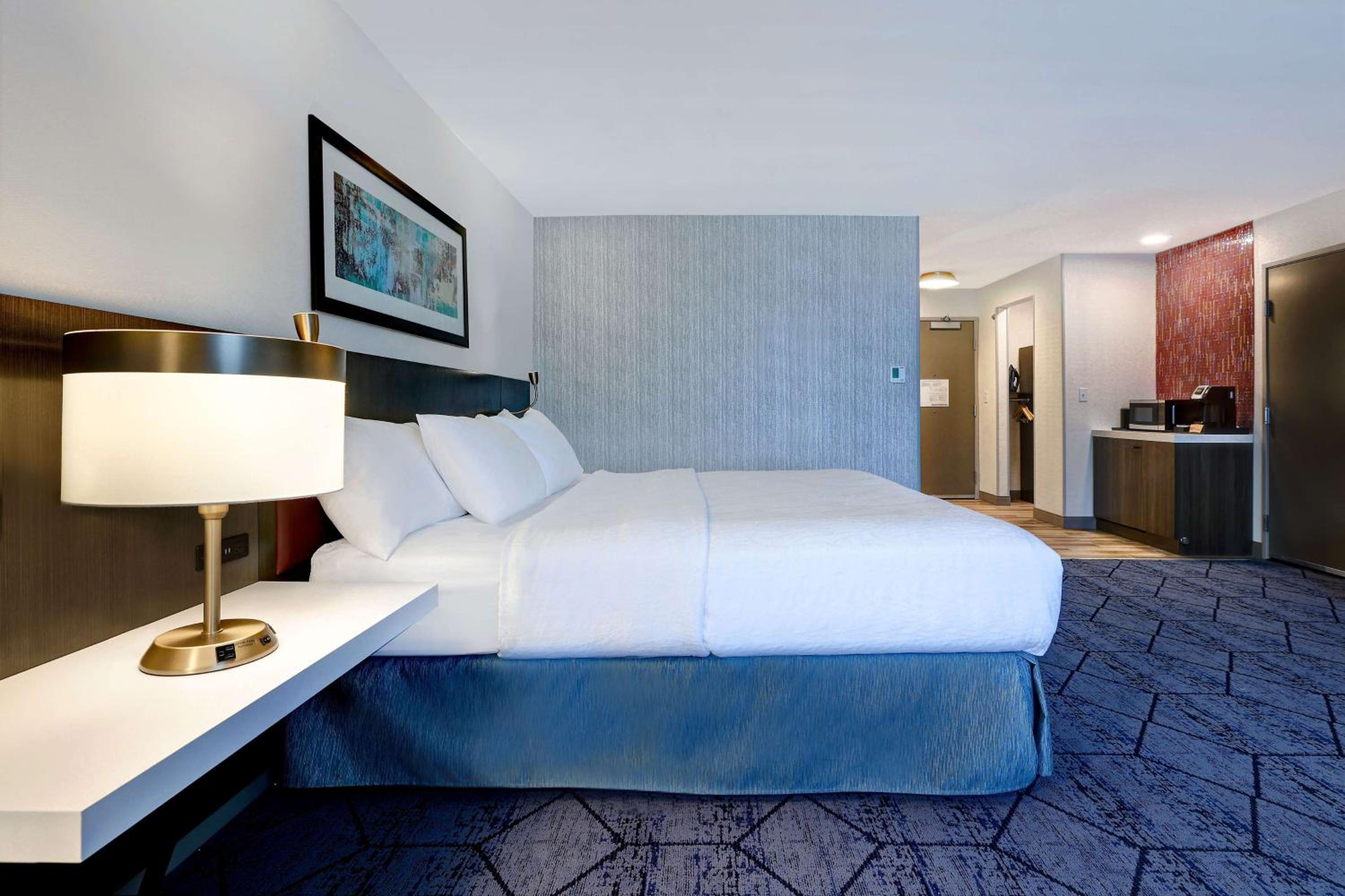 Deluxe King Room - Mobility Access - Photo 2