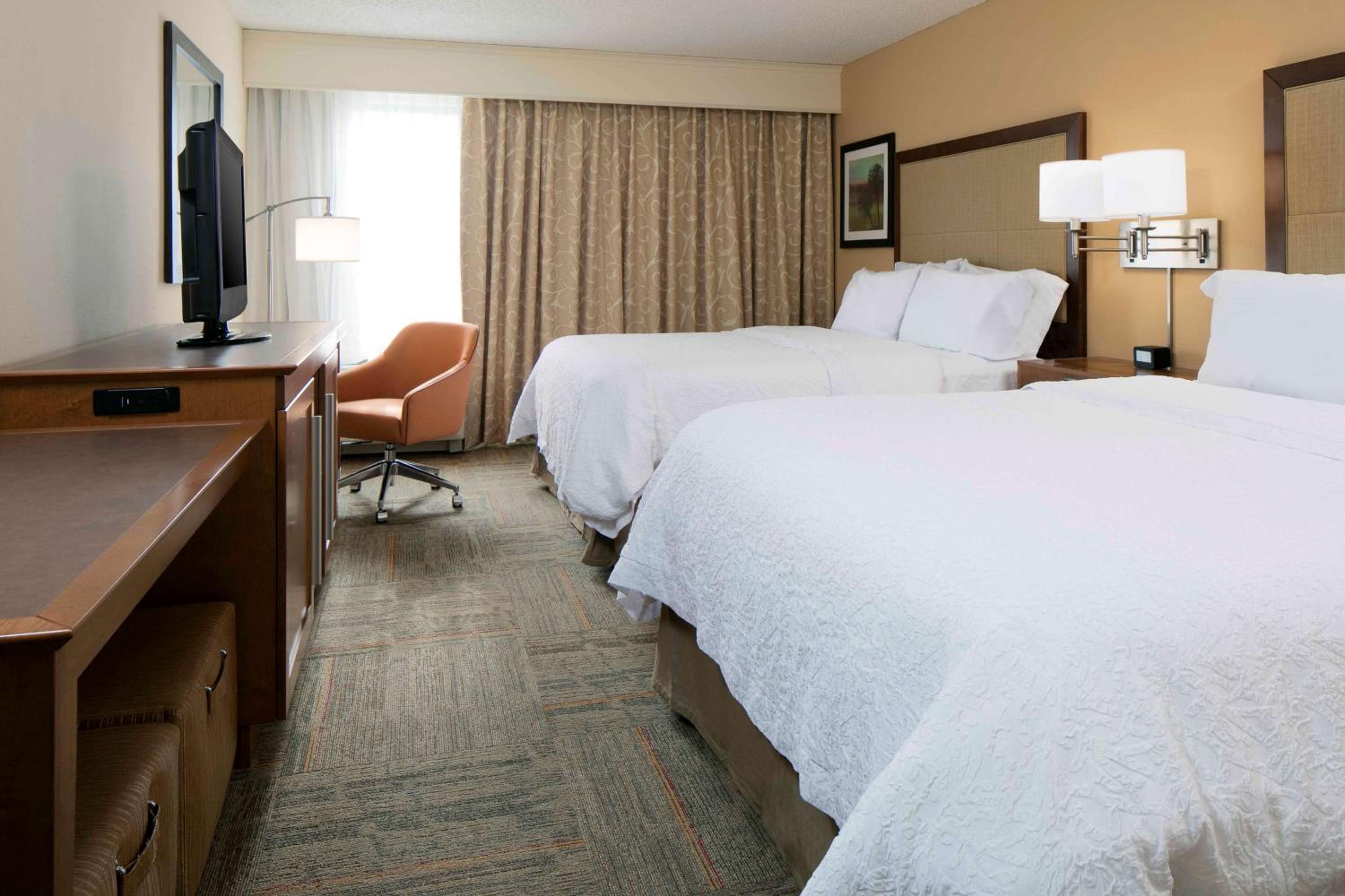 Room with Two Queen Beds - Non-Smoking - Photo 2