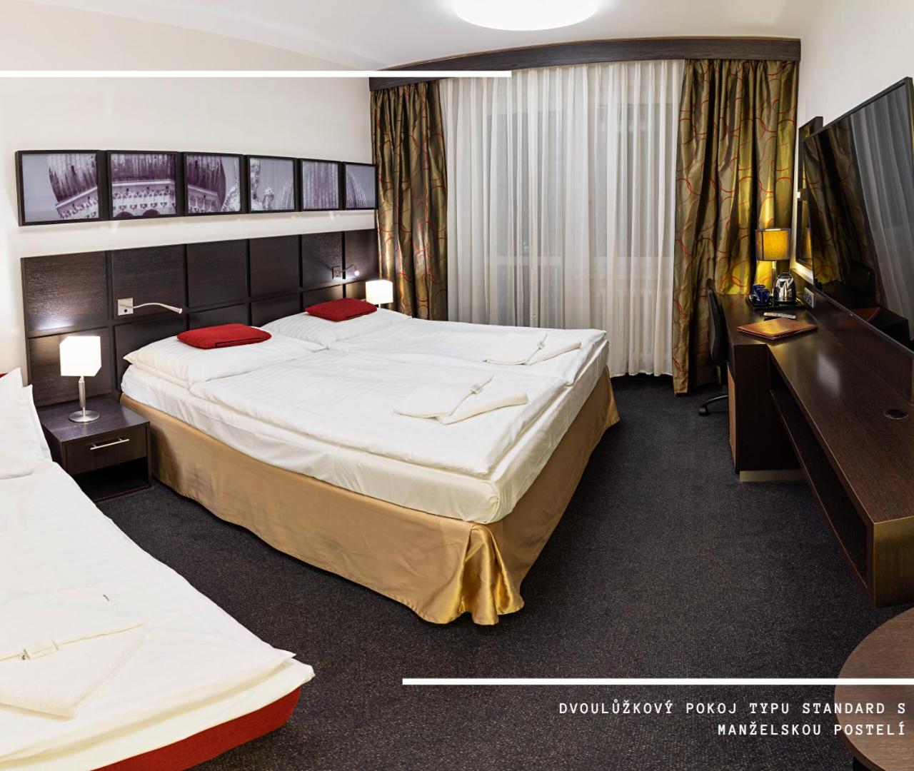 Standard Double or Twin Room with Balcony photo 2