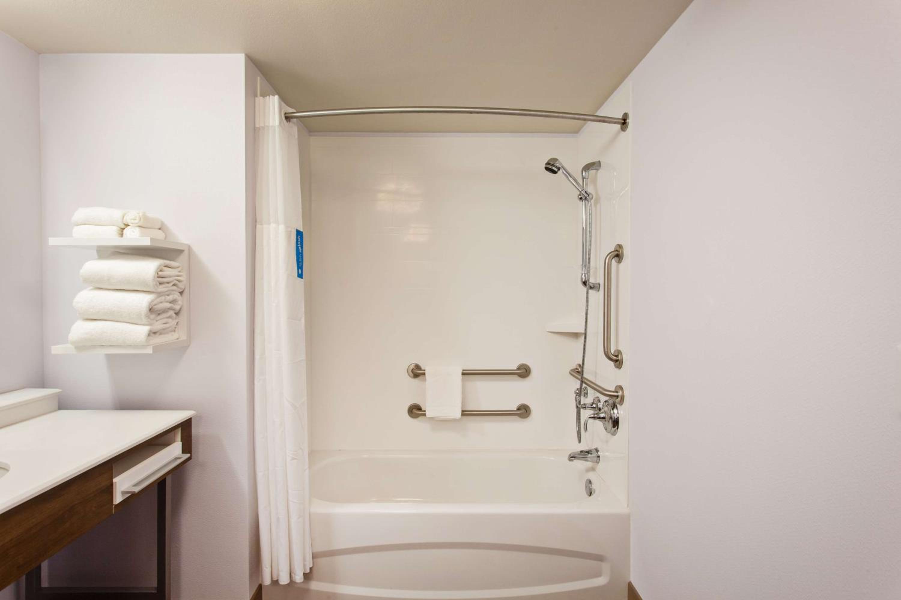 King Studio Suite - Mobility Access/Non-Smoking photo 3