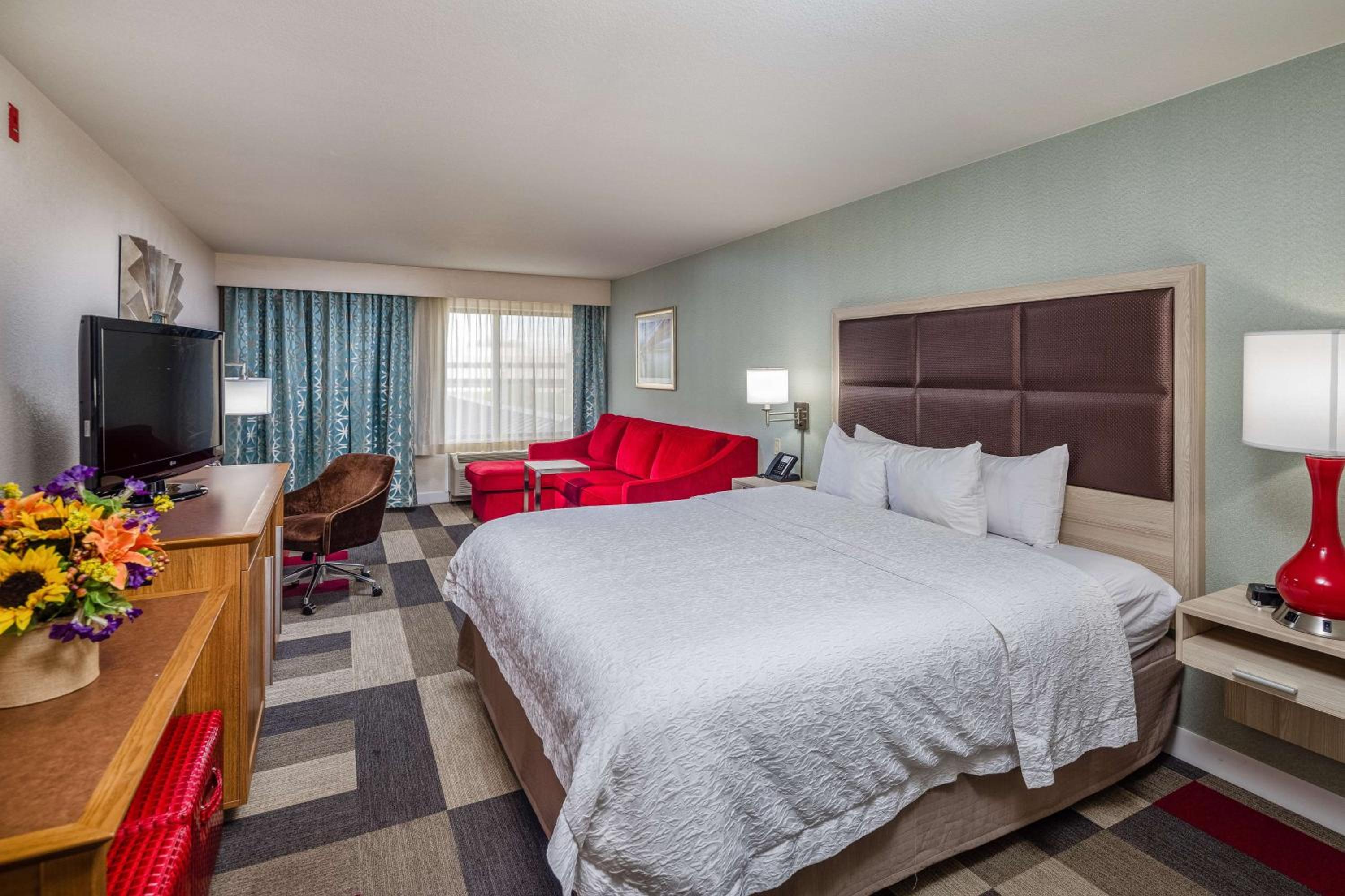 Premium King Room with Sofa Bed - Non-Smoking
