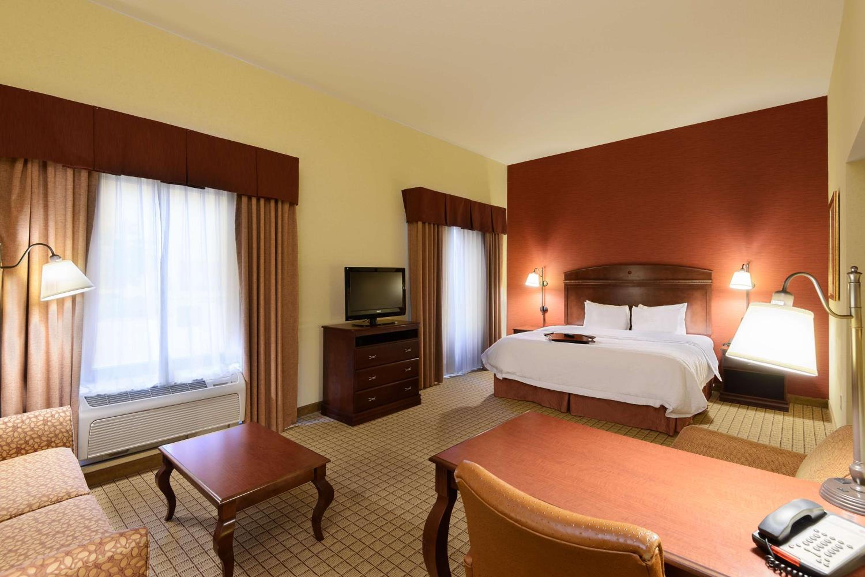 King Studio Suite - Non-Smoking - Photo 3