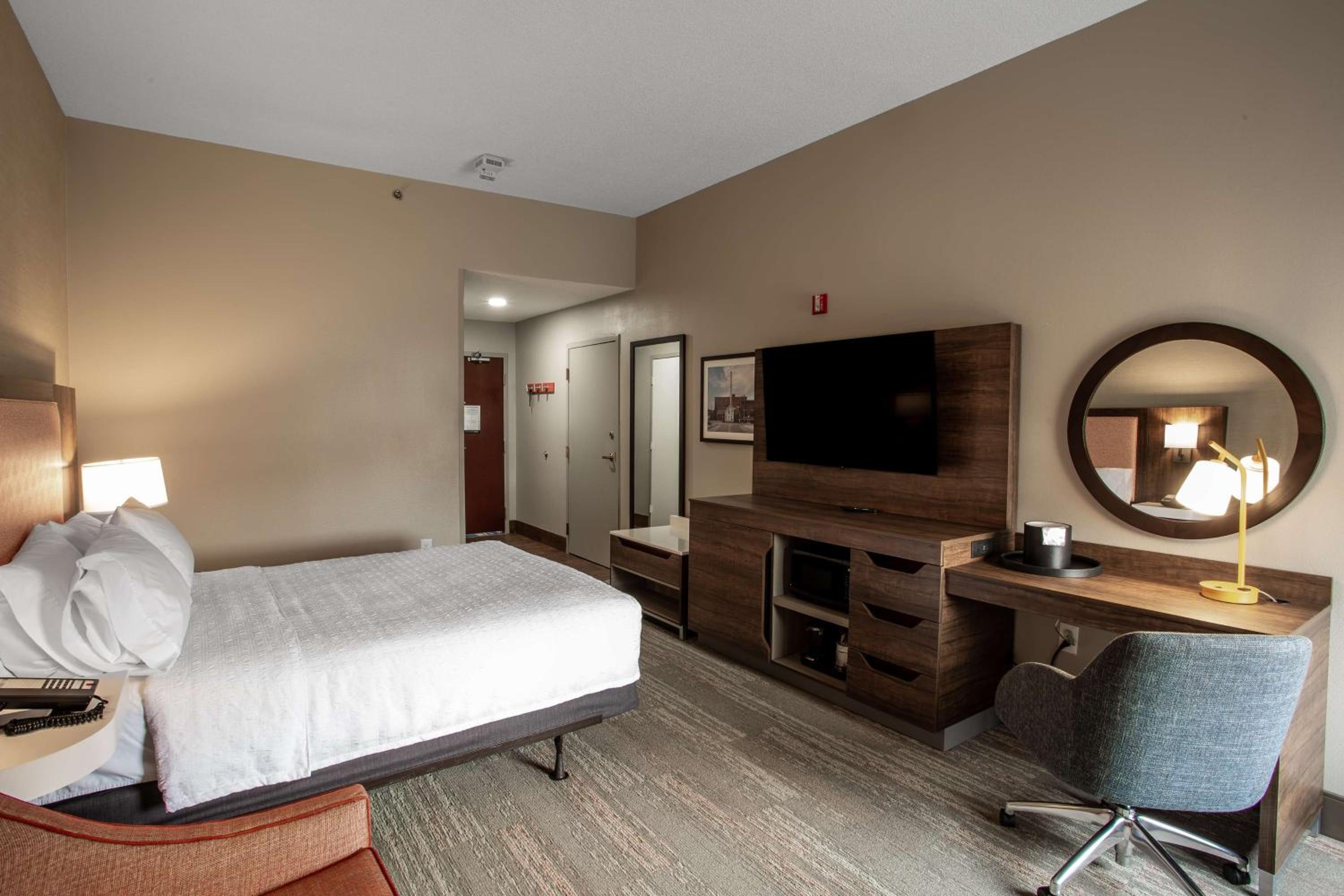 King Room - Mobility Access/Non-Smoking - Photo 1