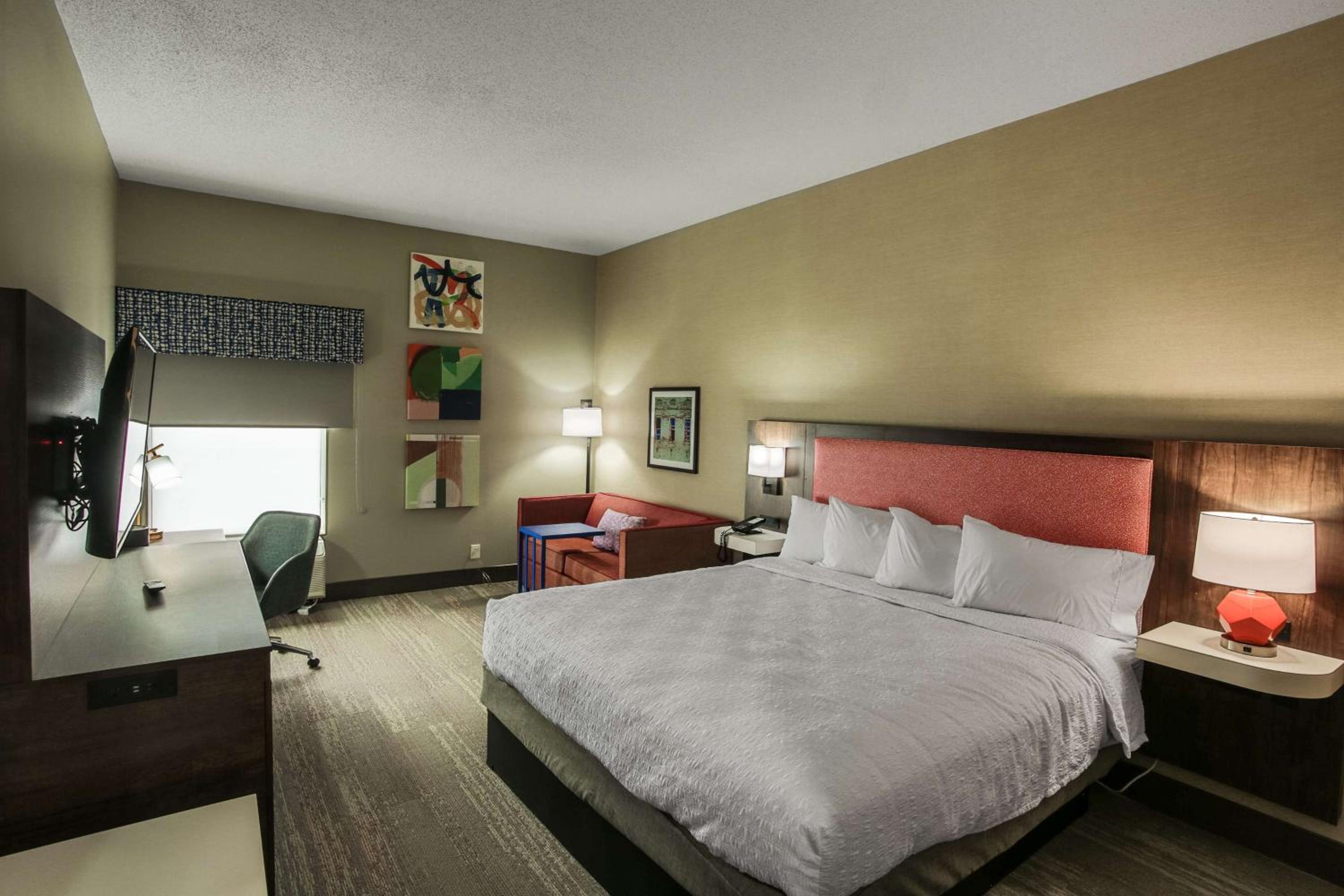 King Room with Sofa Bed and Study - Non-Smoking - Photo 1