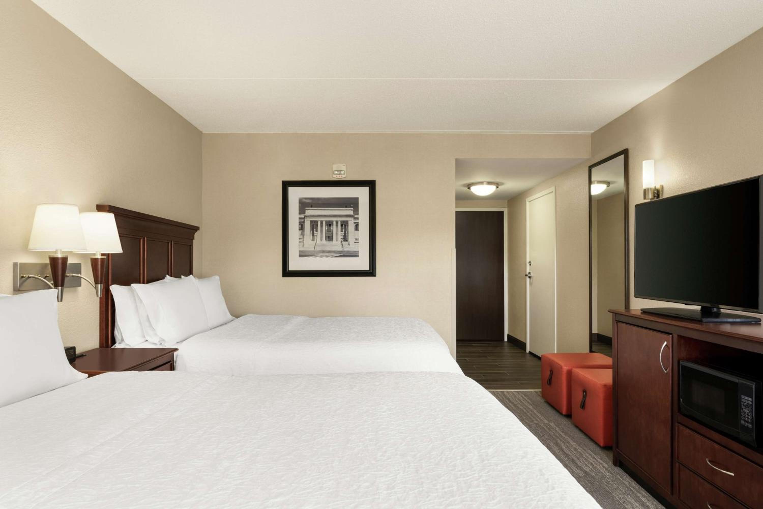 Double Room with Two Double Beds - Hearing Access/Non-Smoking - Photo 3