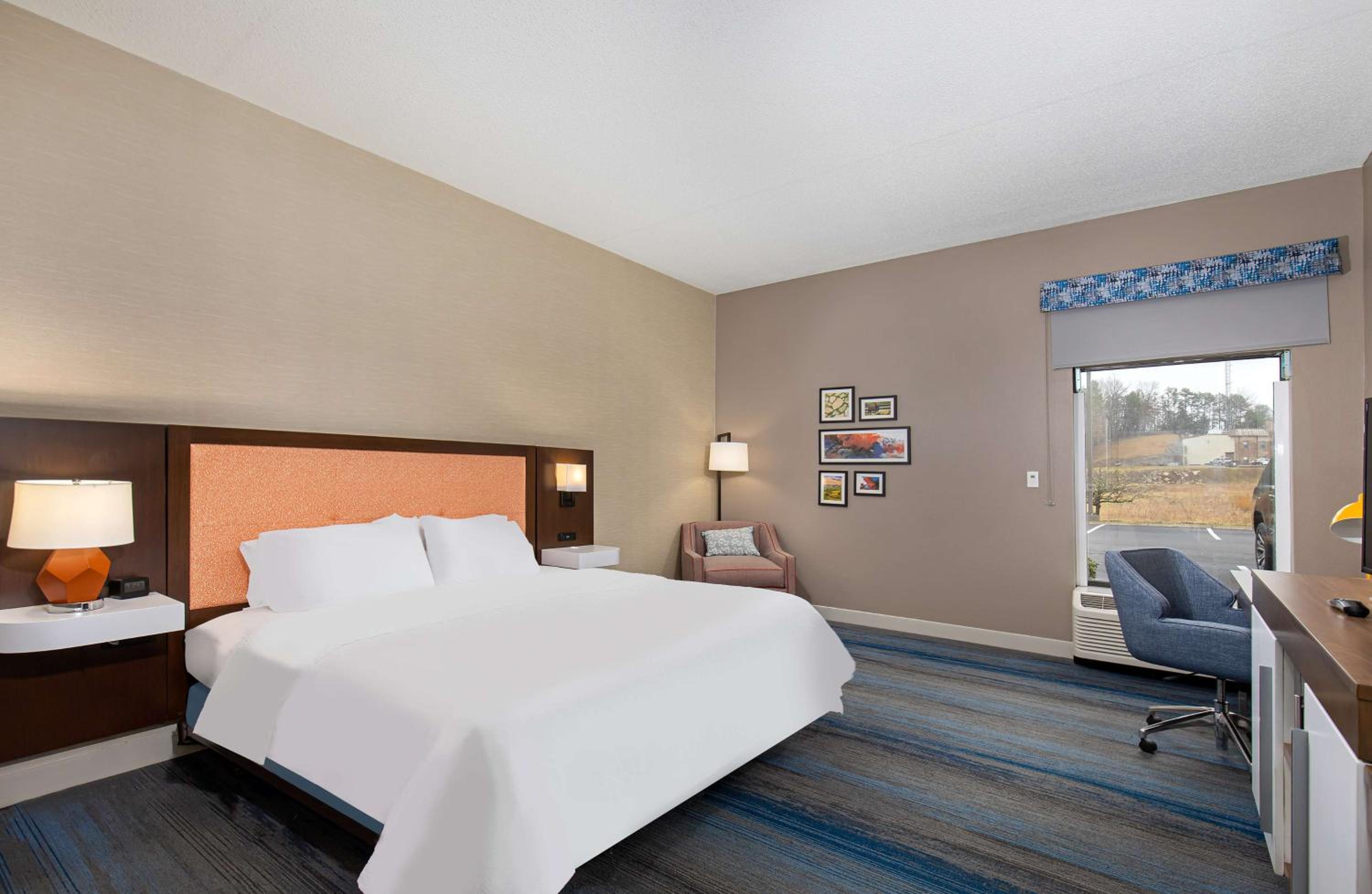 King Room - Mobility Access/Non-Smoking photo 3