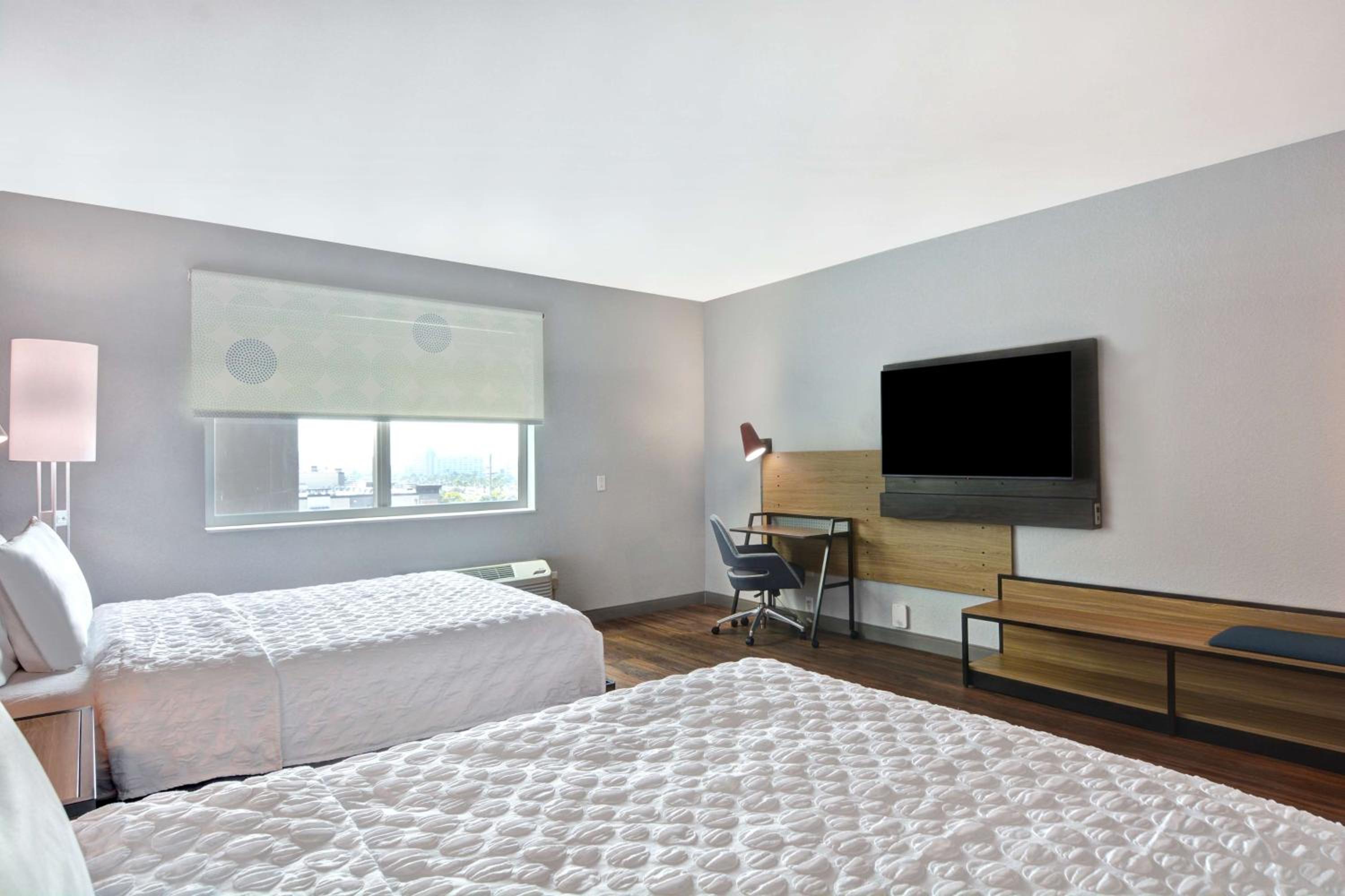 Queen Room with Two Queen Beds - Mobility Access - Photo 6