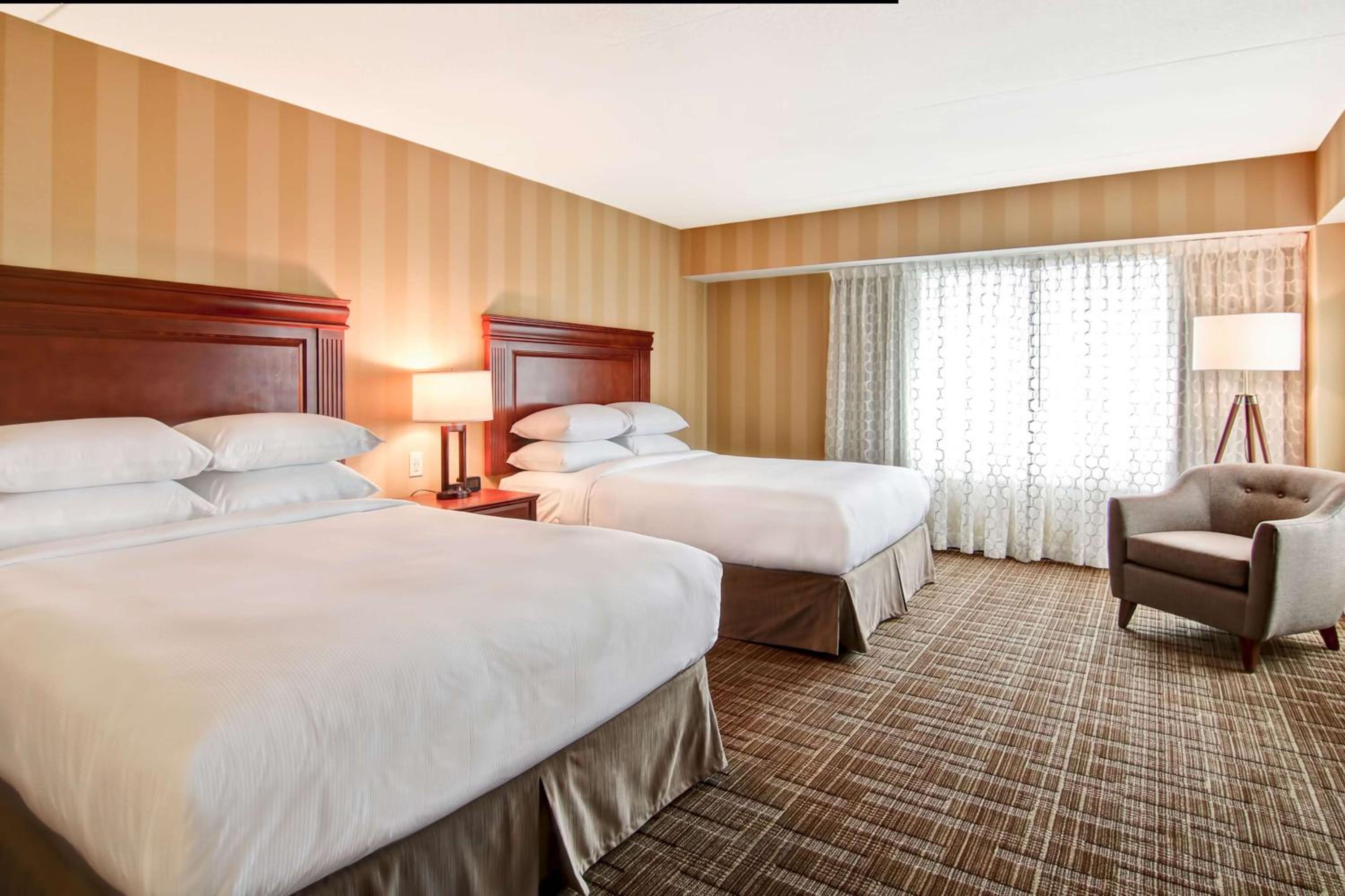 Two-Room Suite with Two Queen Beds - Floors 3-4 - Photo 1