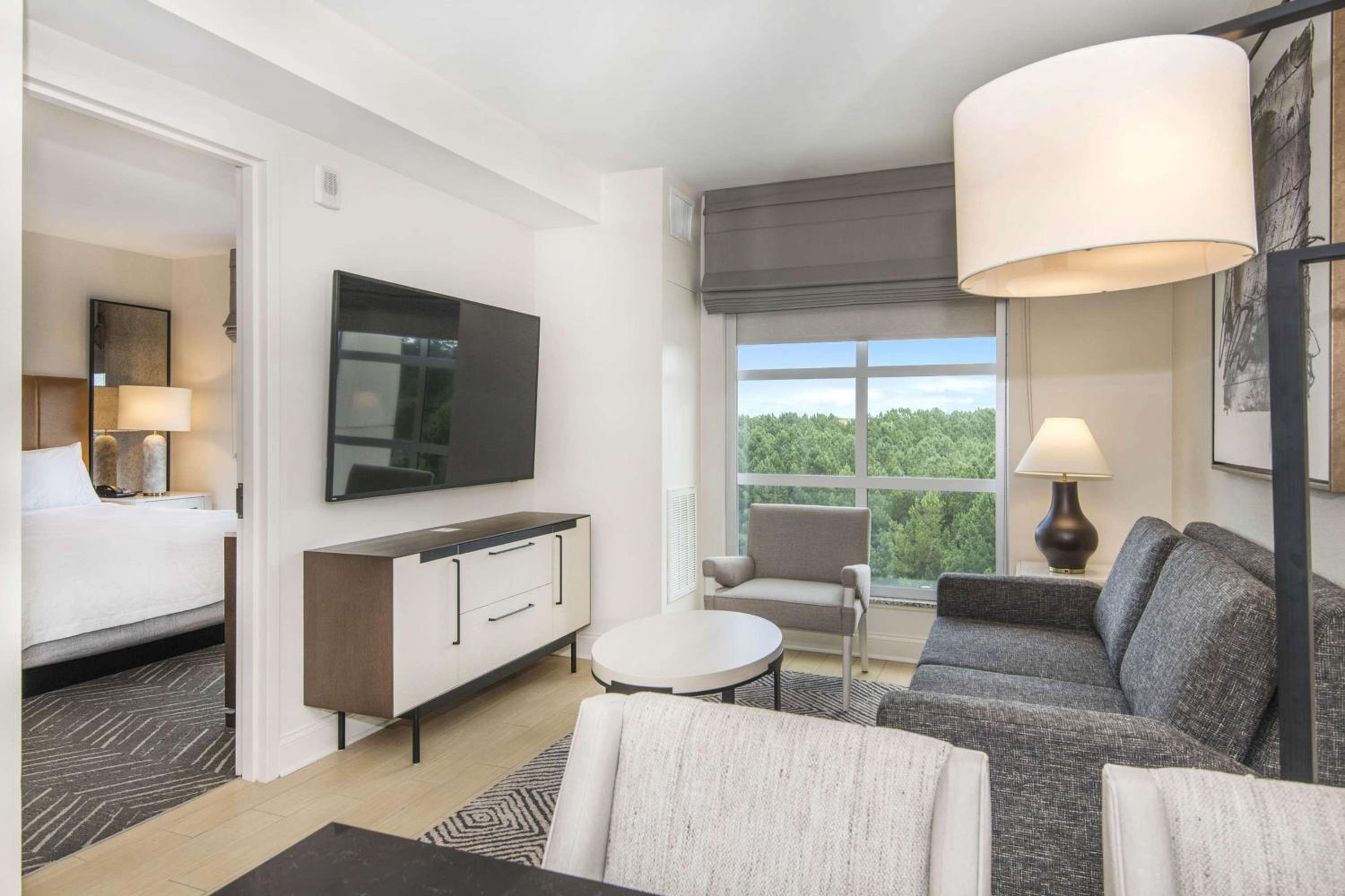 King Suite - Non-Smoking - Photo 1
