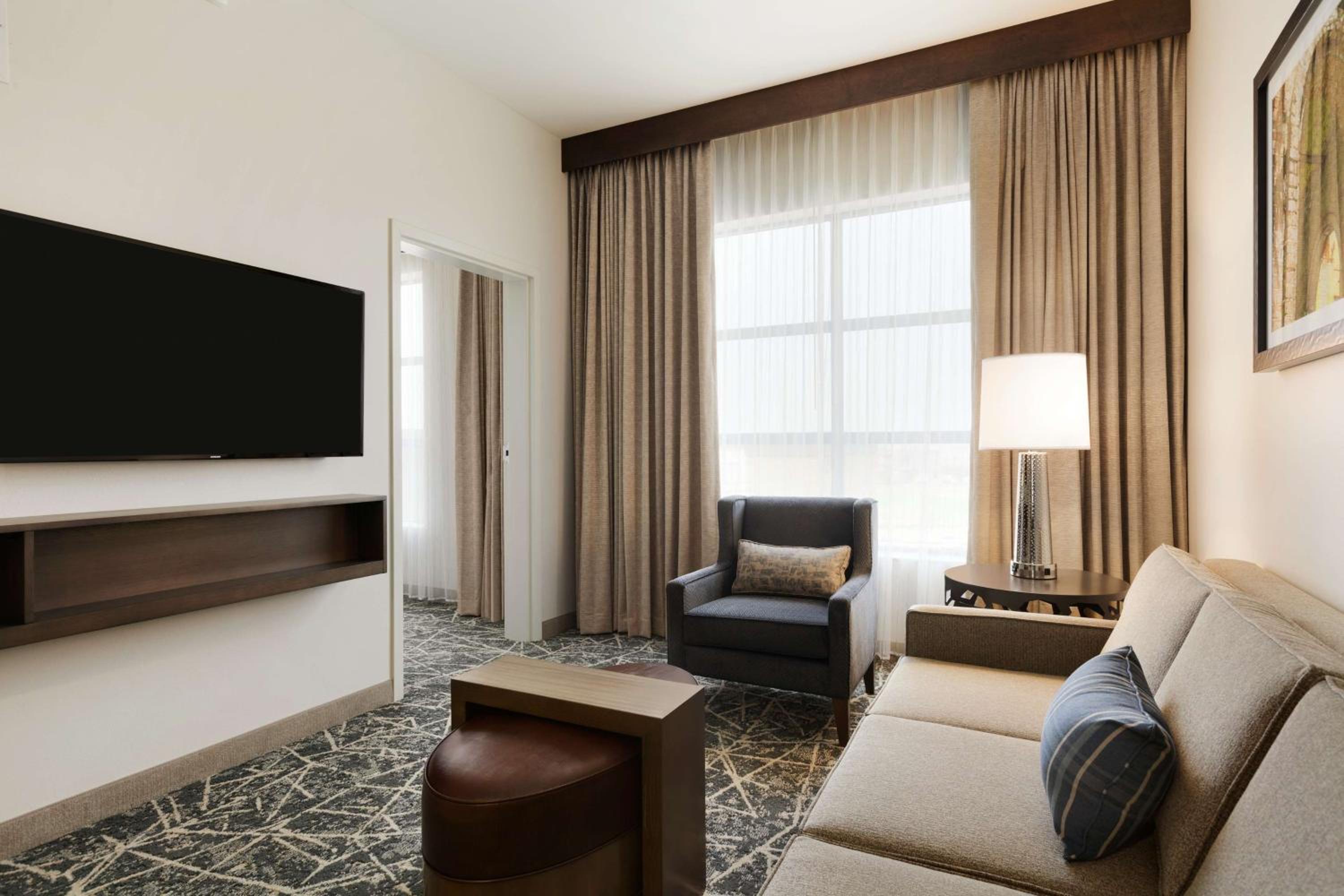 Suite, 1 King Bed, Accessible (Roll-In Shower)