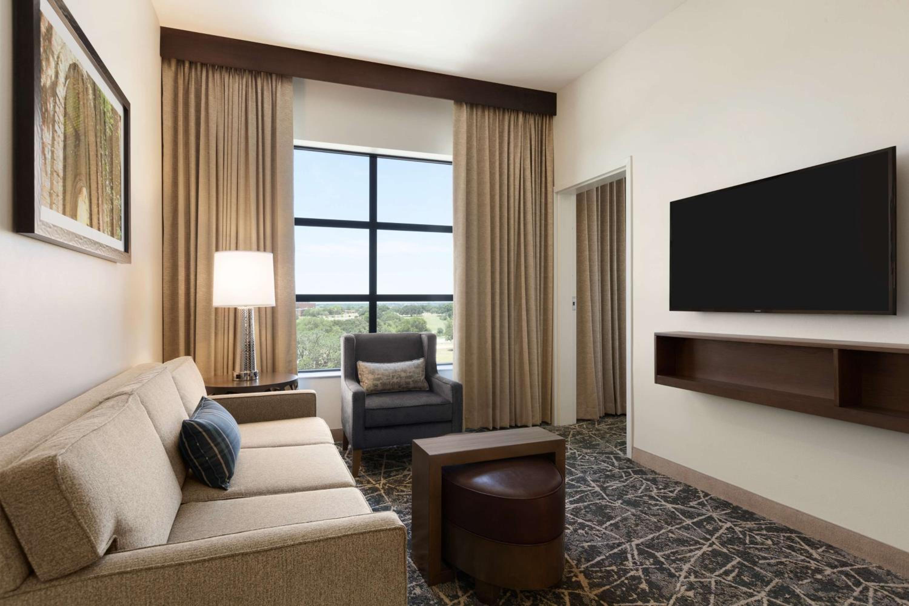 Suite, 2 Queen Beds, Accessible, Bathtub