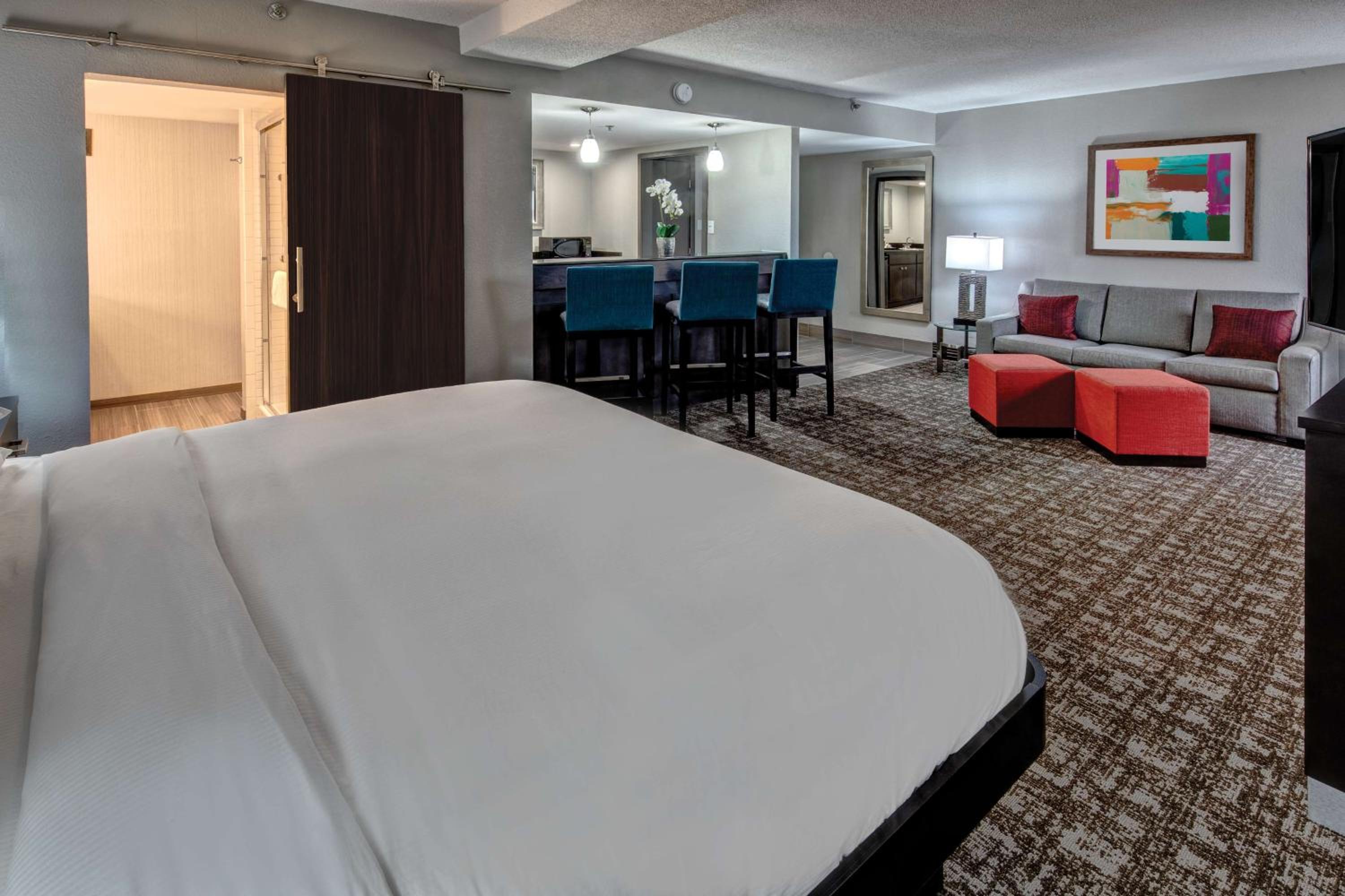 Junior King Suite with Sofa Bed - Photo 1