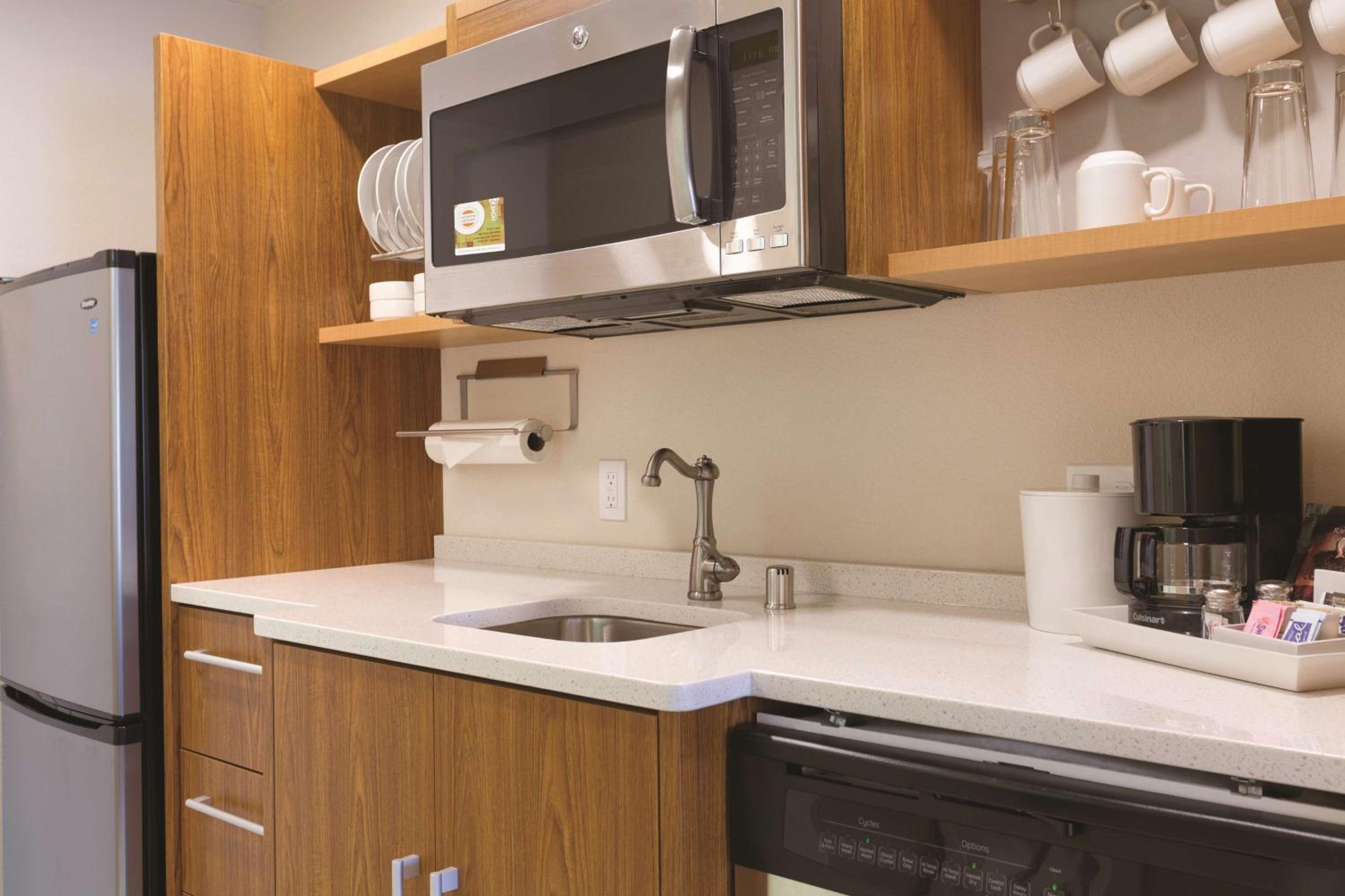 King Suite - Mobility Access/Non-Smoking photo 2