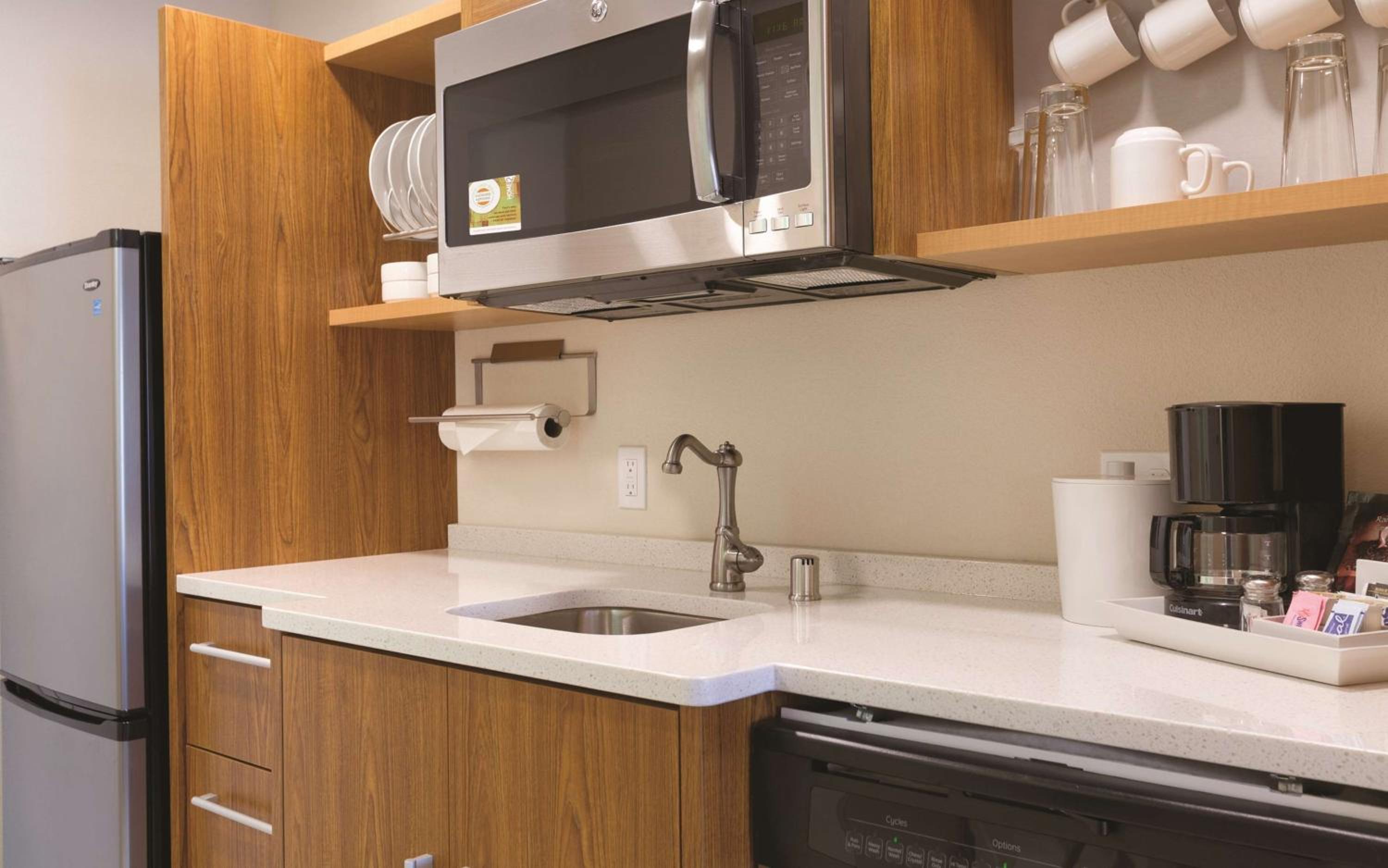 Premium King Studio Suite - Non-Smoking photo 3