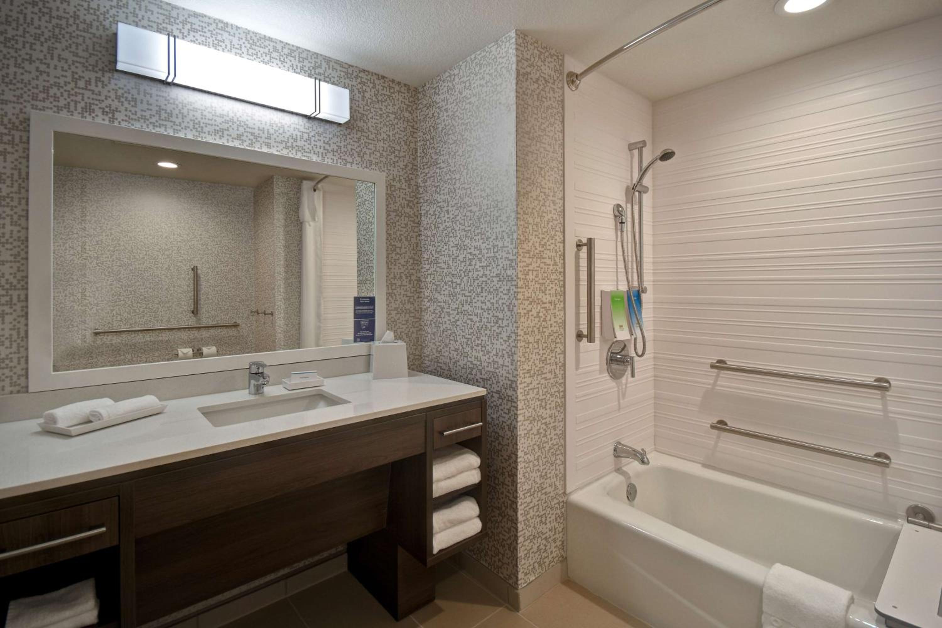 King Studio Suite - Mobility Access/Non-Smoking - Photo 7