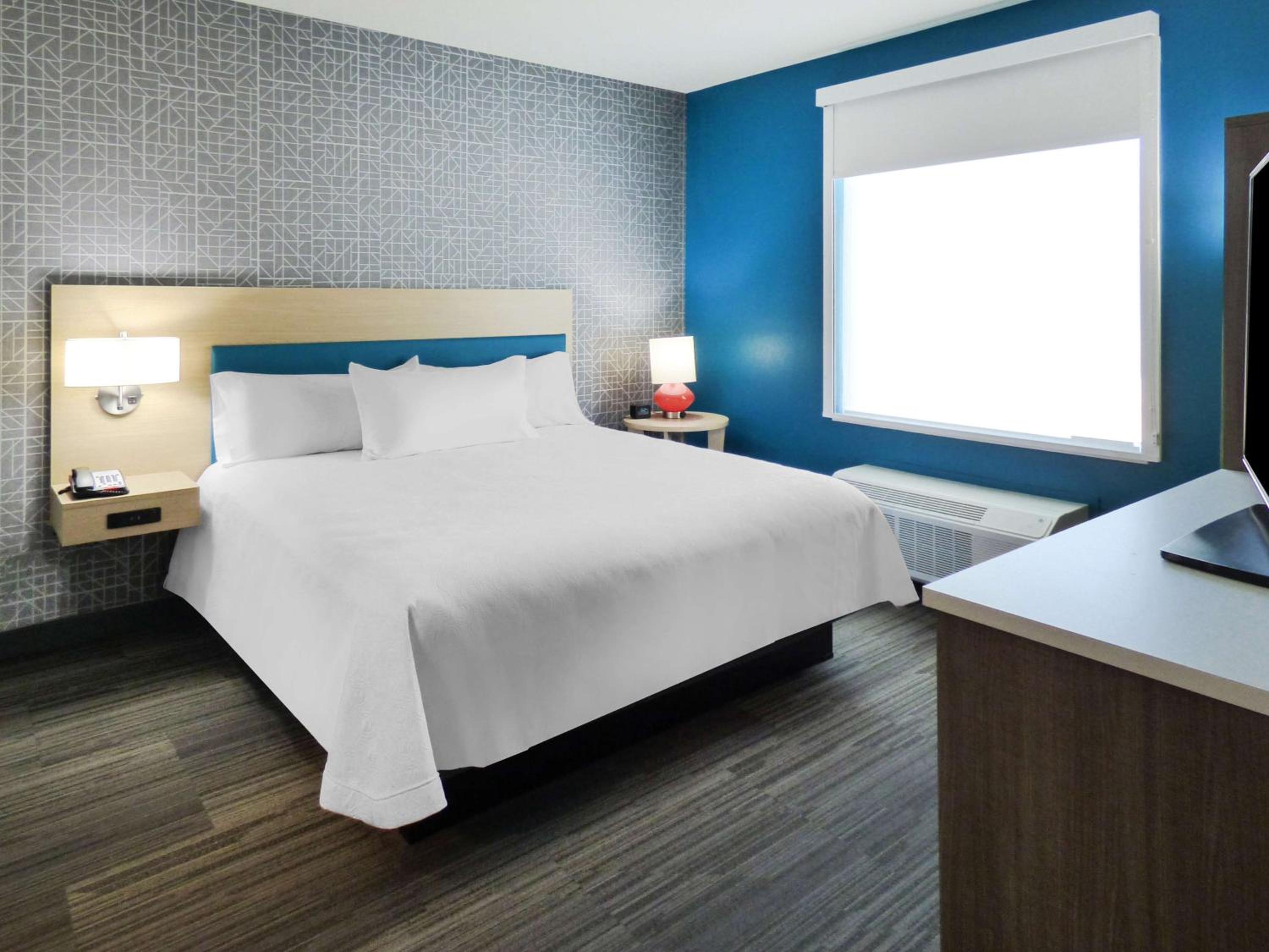 One-Bedroom King Suite - Non-Smoking - Photo 3