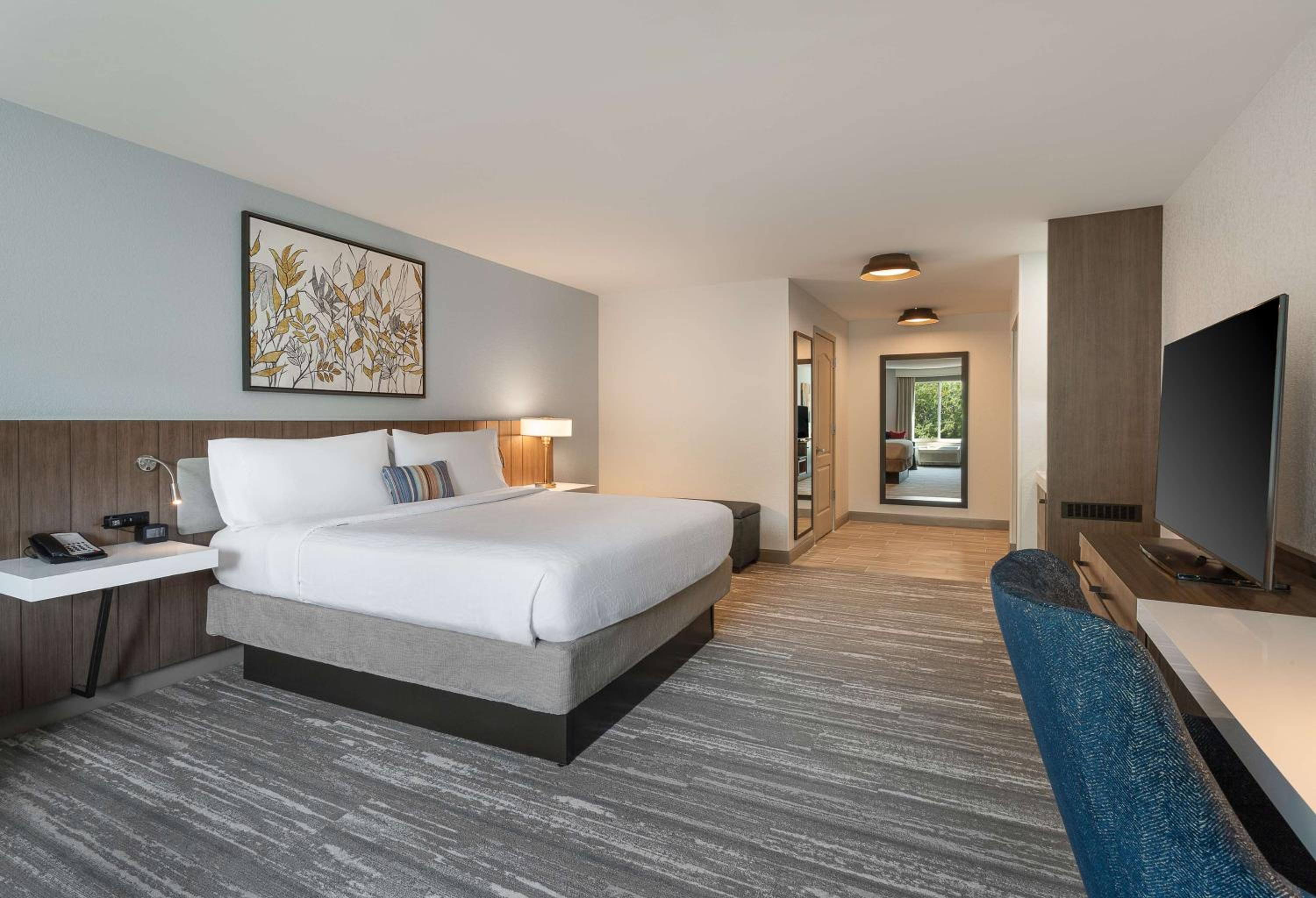 Corner King Room - Photo 4