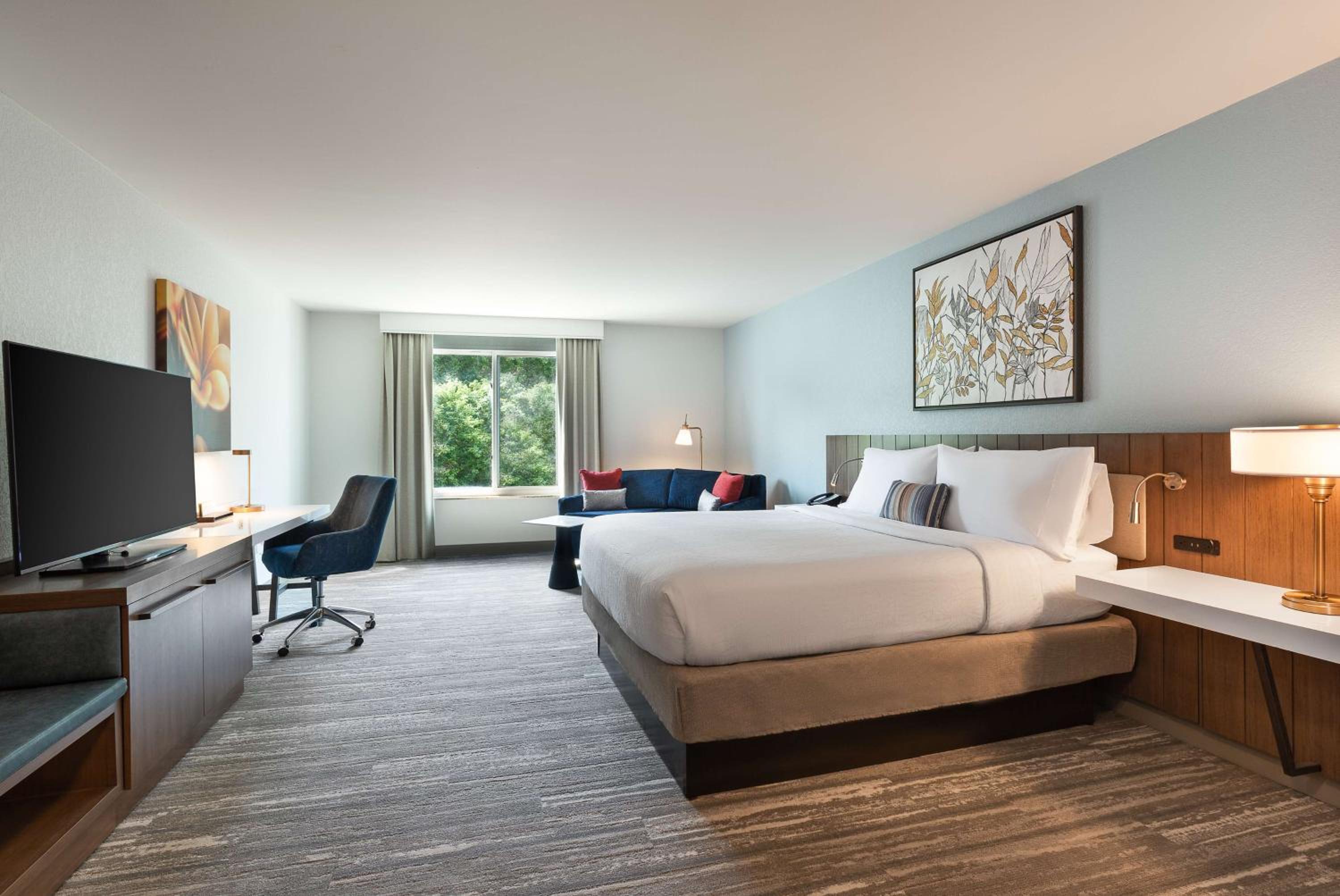 Corner King Room - Photo 2