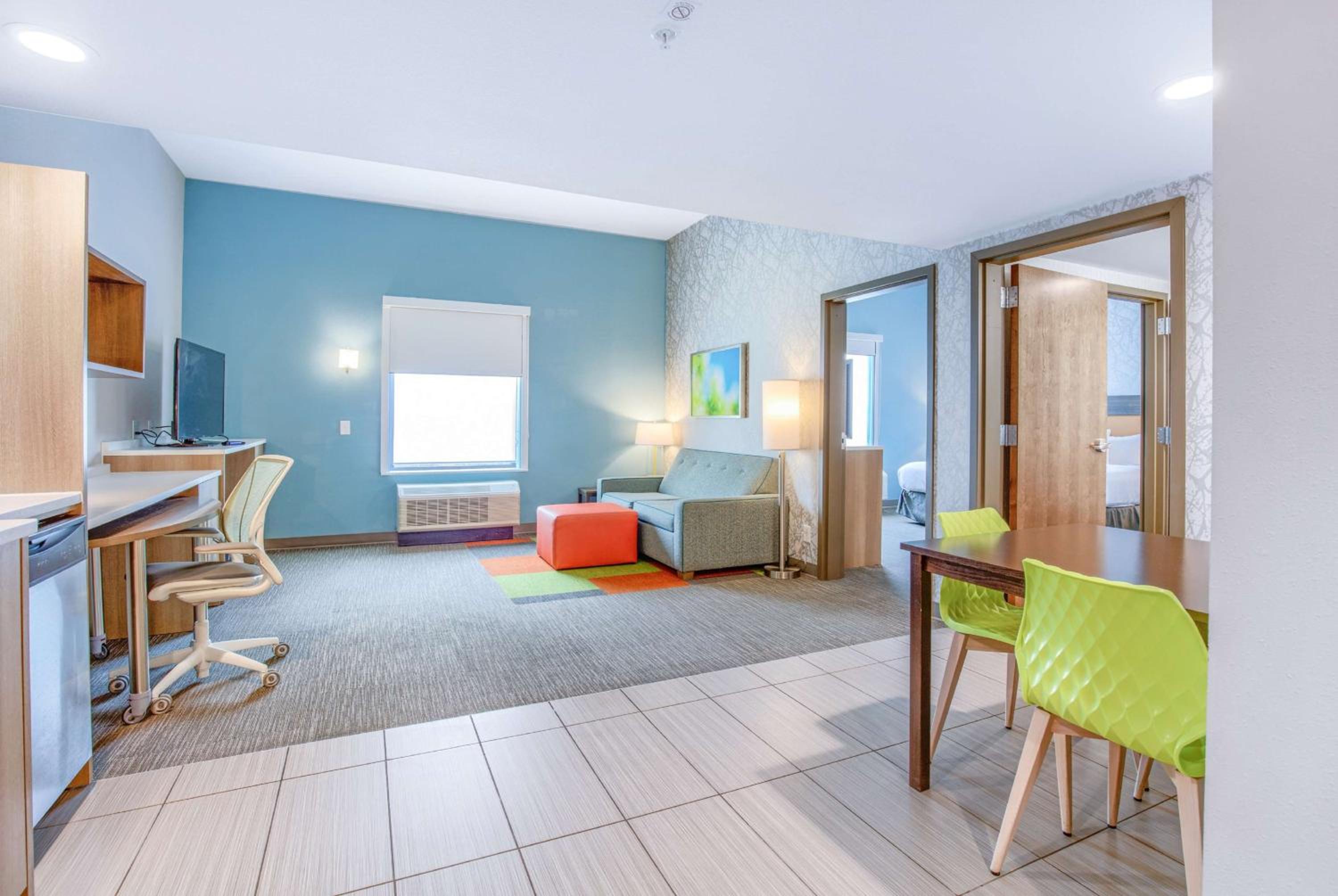One-Bedroom King Suite - Non-Smoking