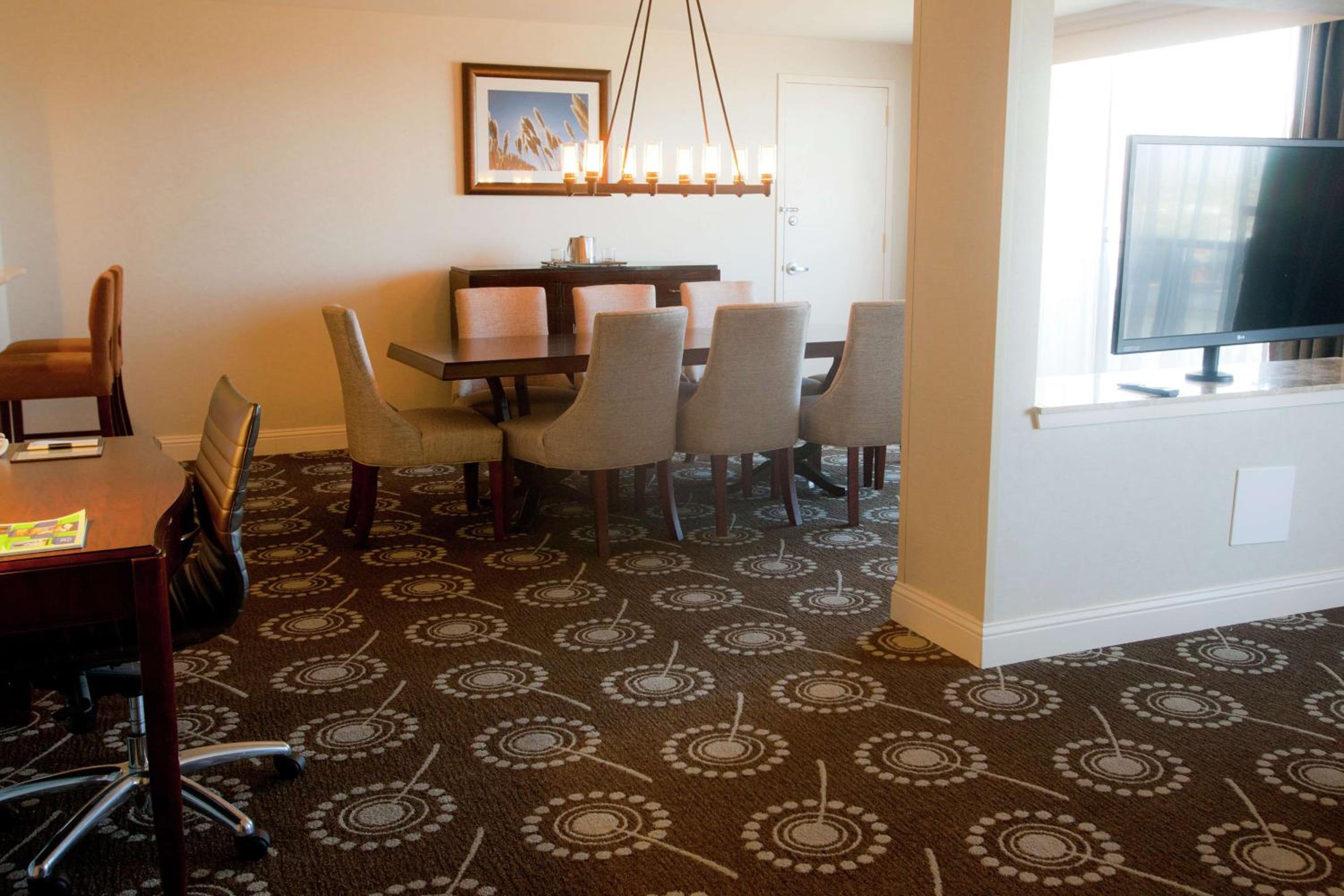 Parlor Room - Non-Smoking