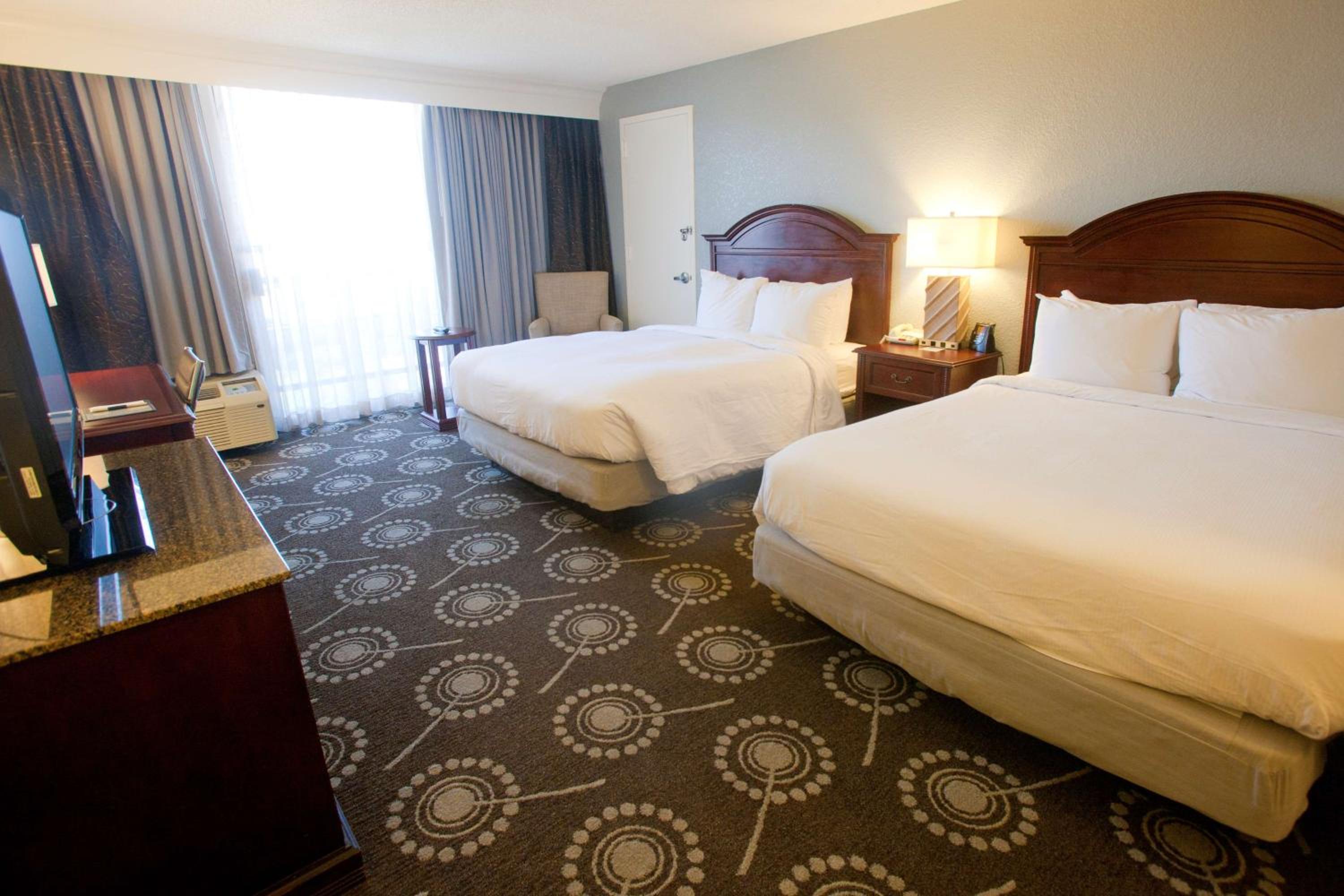 Queen Room With Two Queen Beds - Disability Access/Non-Smoking - Photo 1