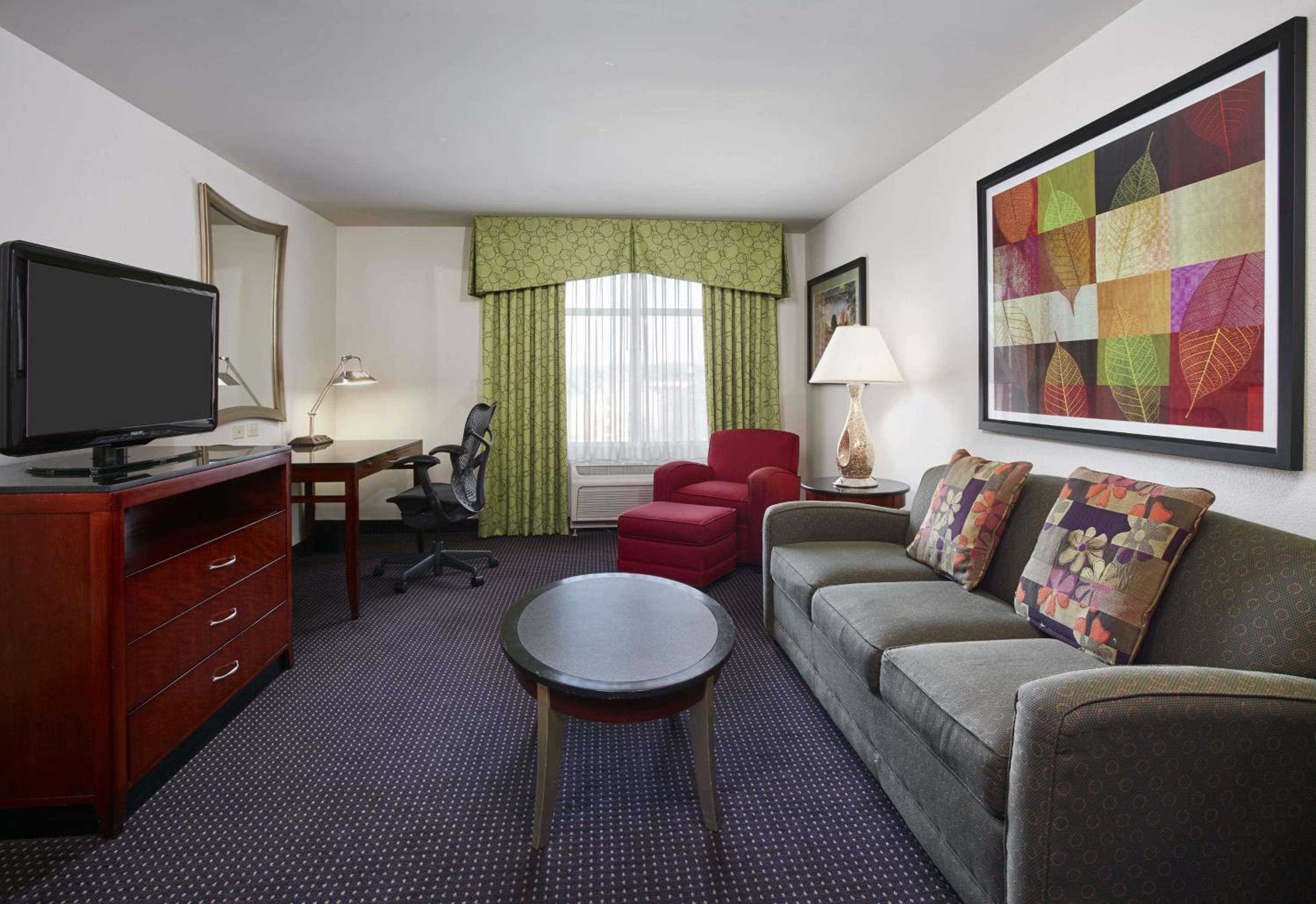 King Suite with Whirlpool - Photo 1