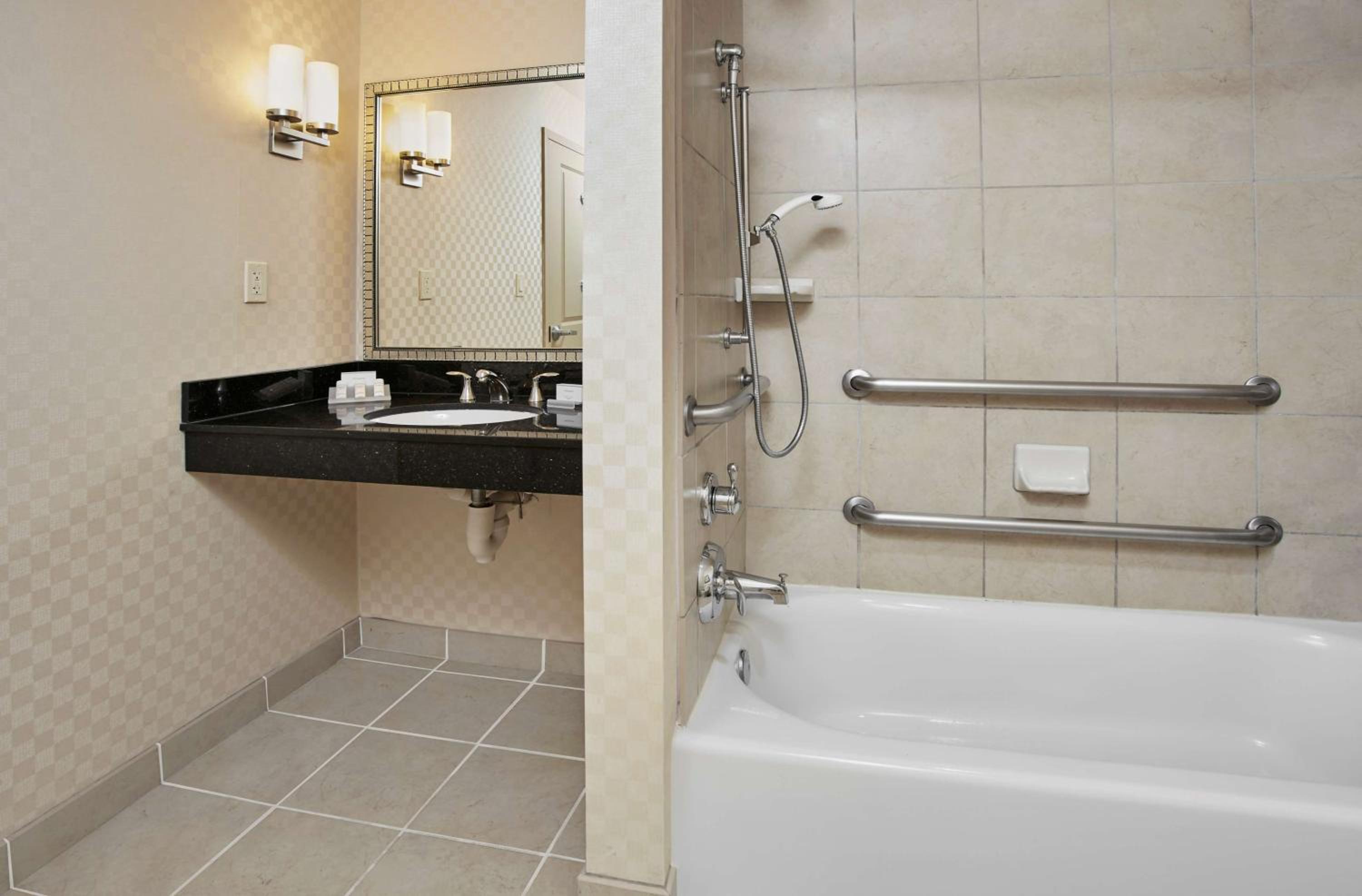 Queen Room with Two Queen Beds - Mobility and Hearing Access - Photo 3