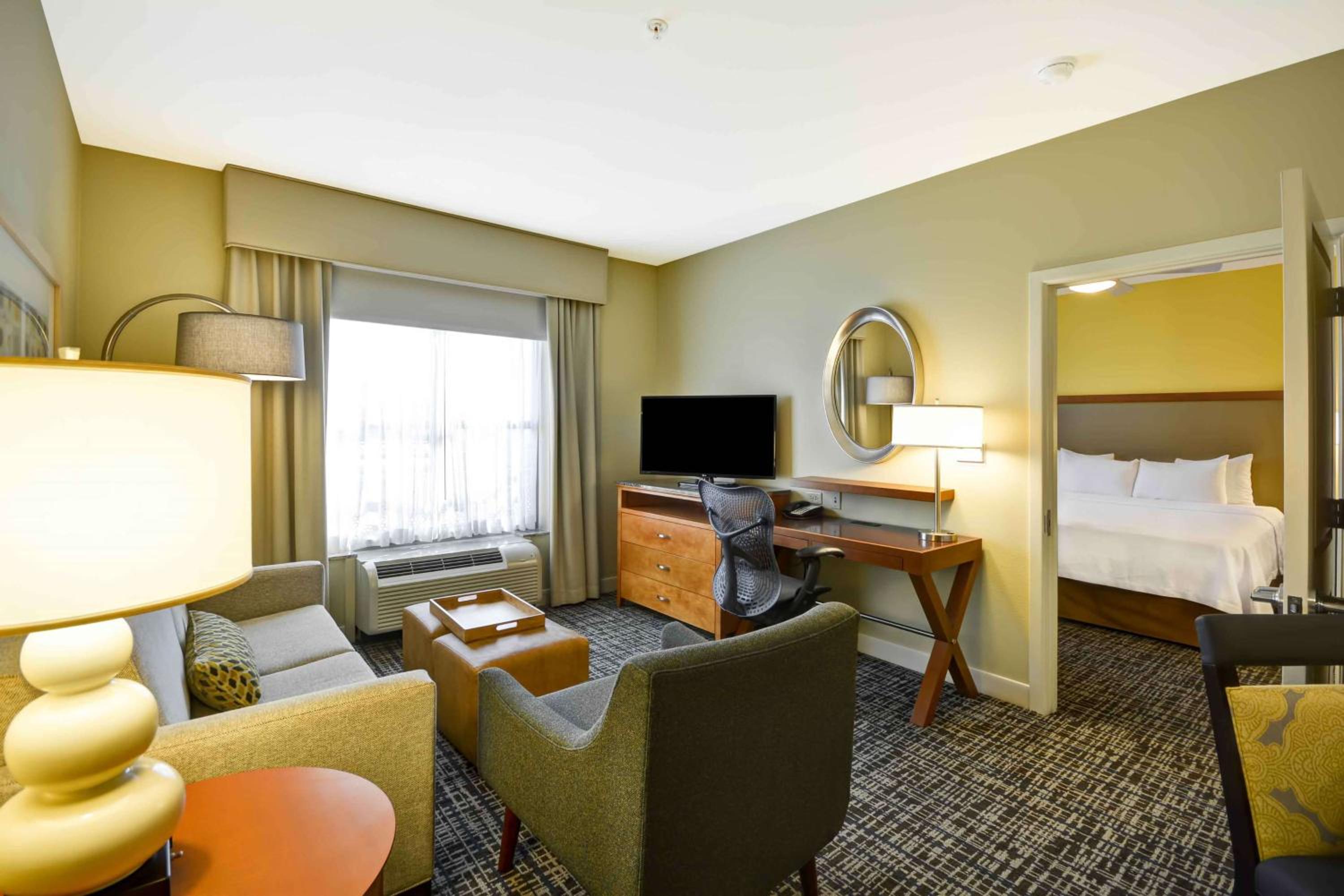 One-Bedroom King Suite - Non-Smoking - Photo 2