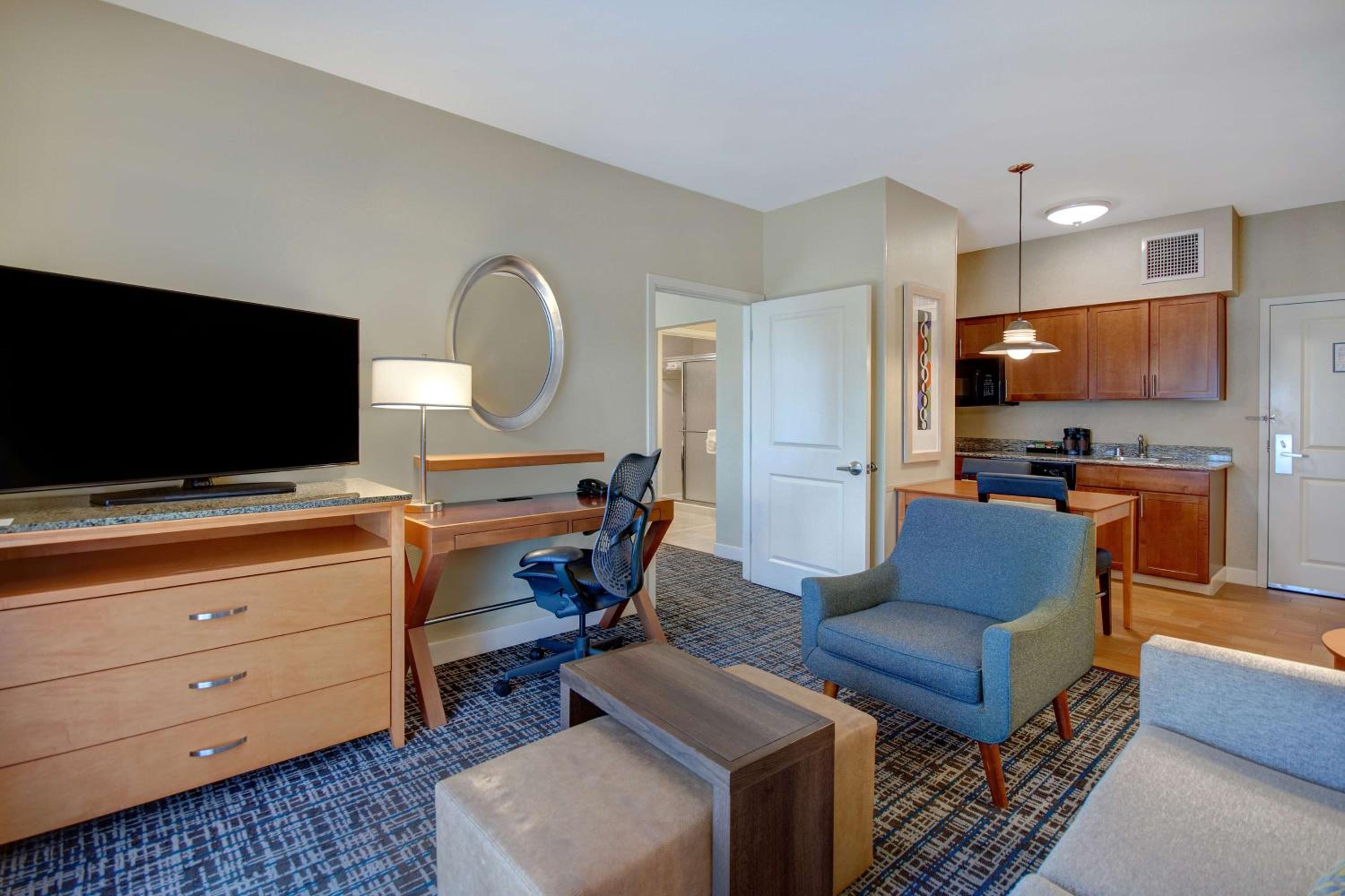 One-Bedroom King Suite - Non-Smoking - Photo 6