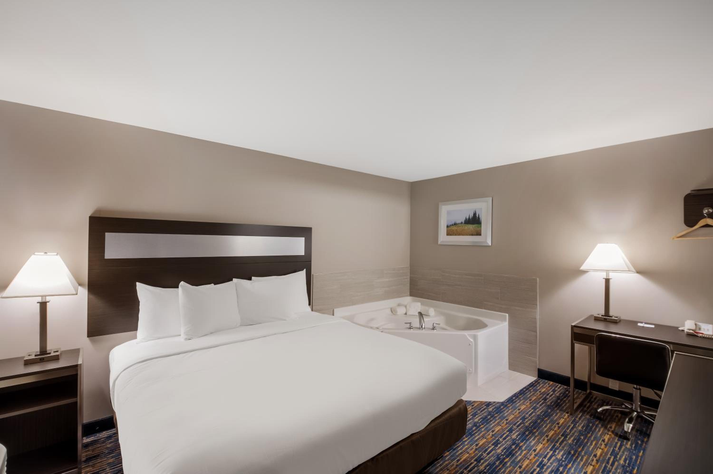 King Room with Spa Bath photo 2