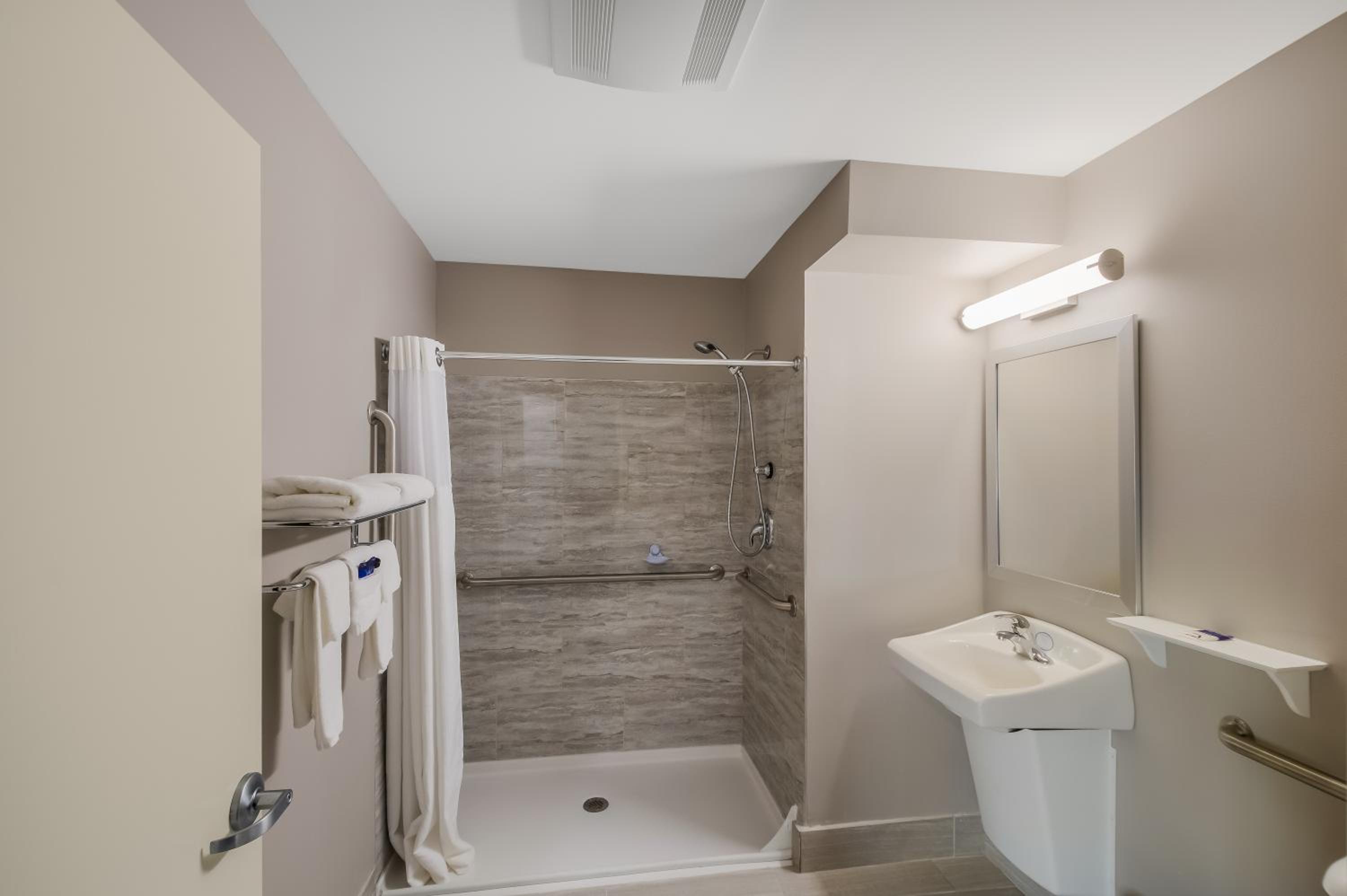 Americas Best Value Inn Farmington, Photo 2