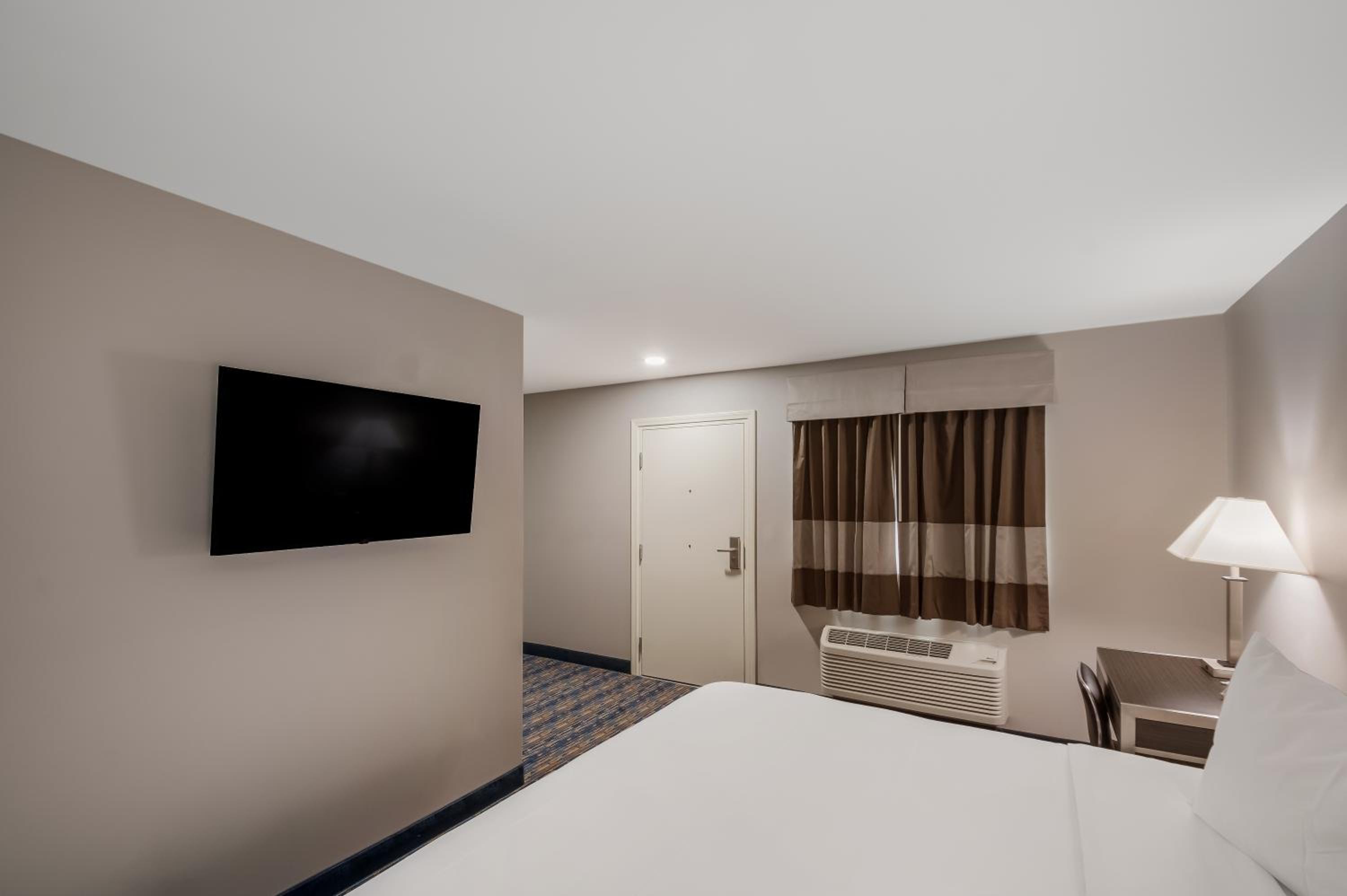 Americas Best Value Inn Farmington, Photo 4