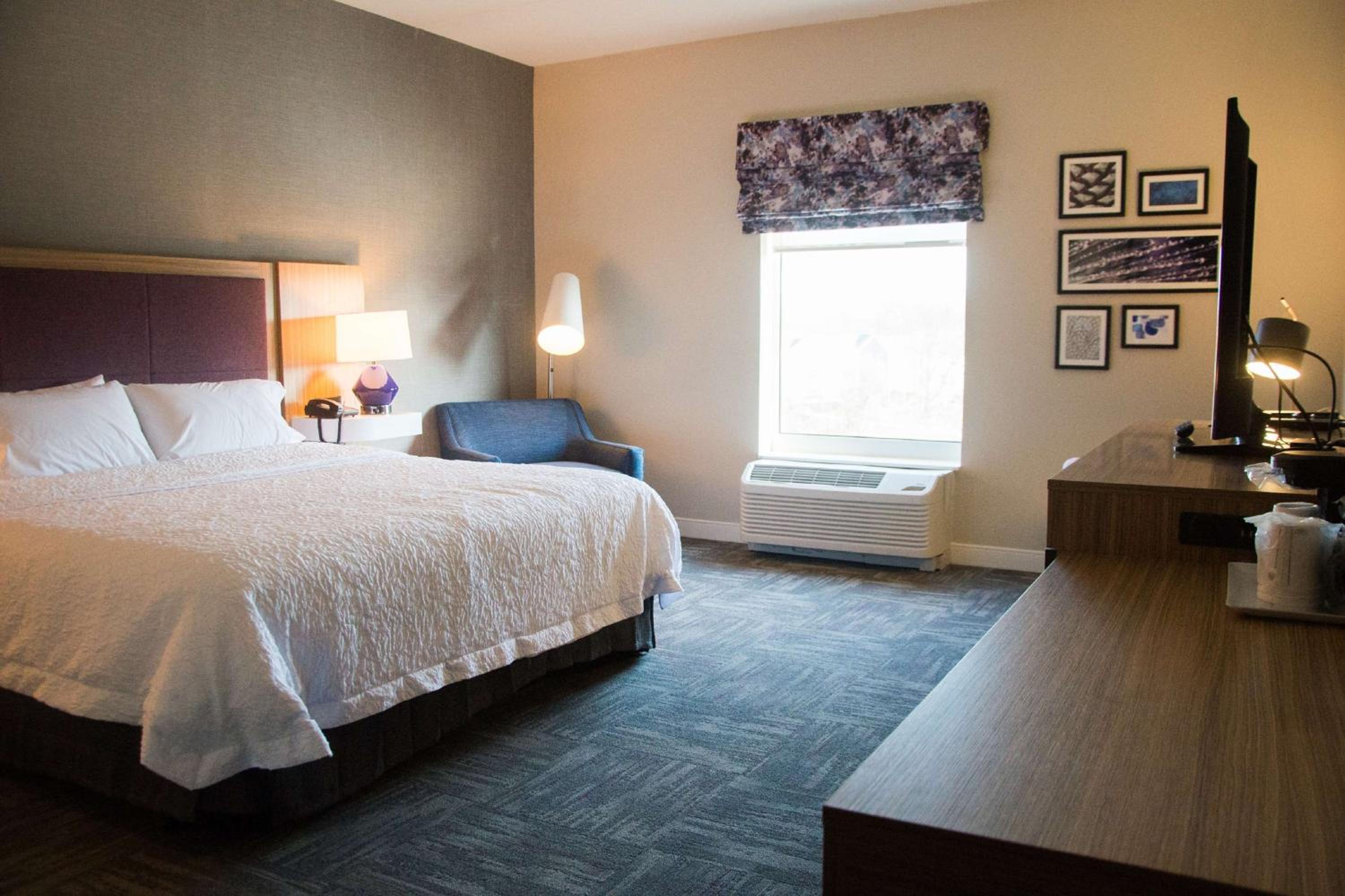 King Room with Sofa Bed photo 1