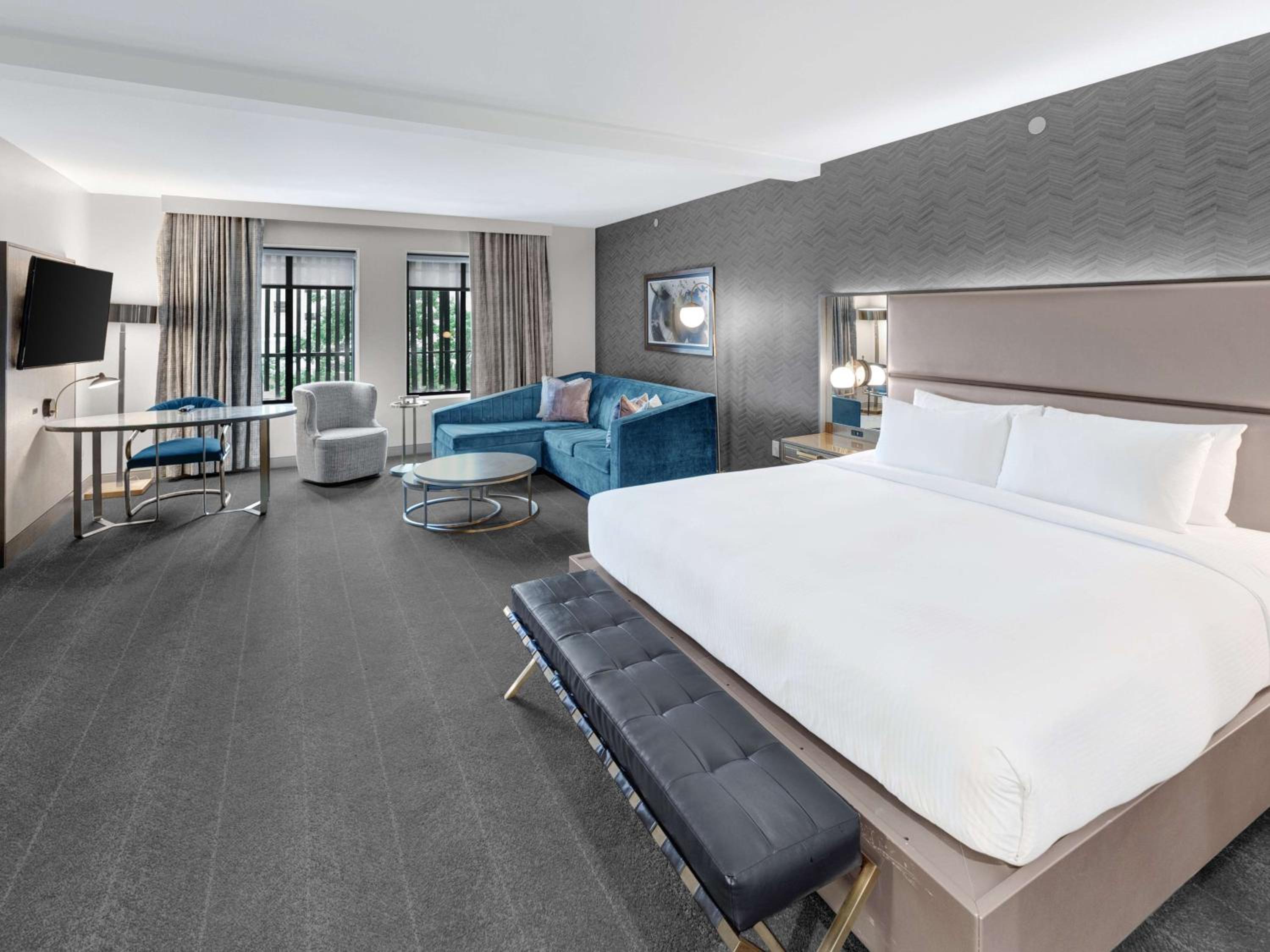 Deco King Suite - Photo 1