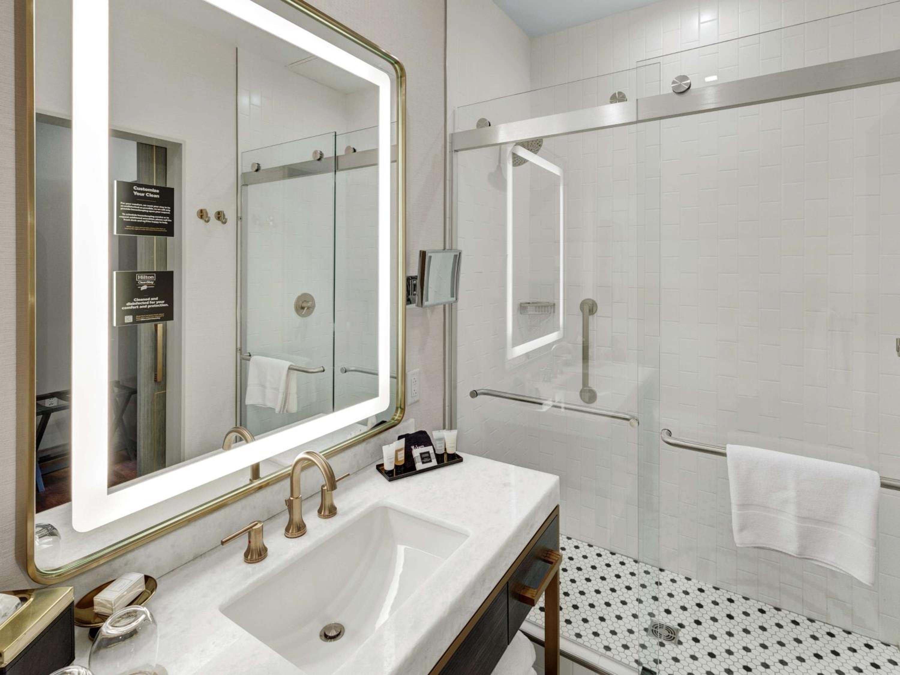 Queen Room - Photo 5