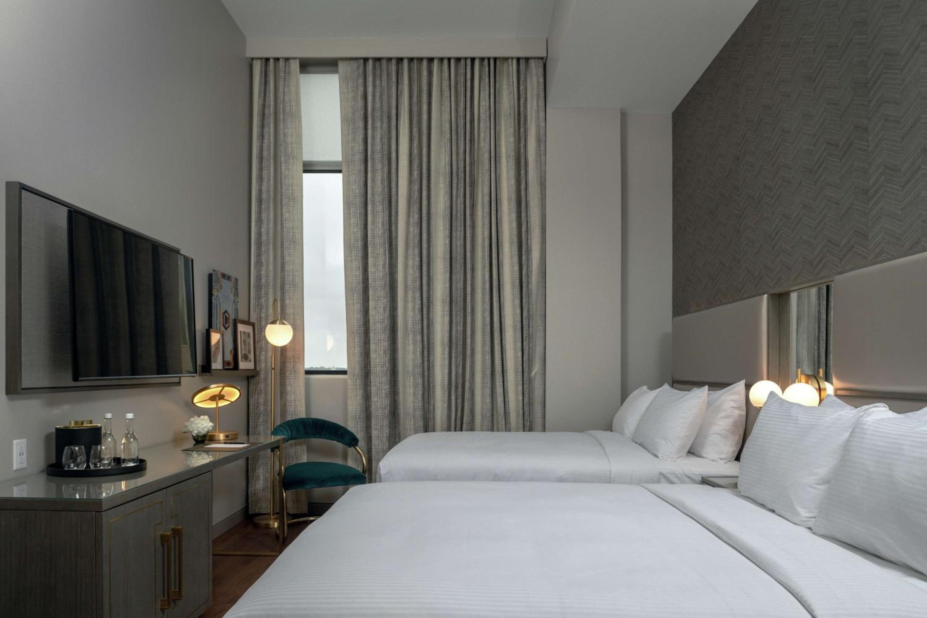 Premier Queen Room with Two Queen Beds - Photo 2