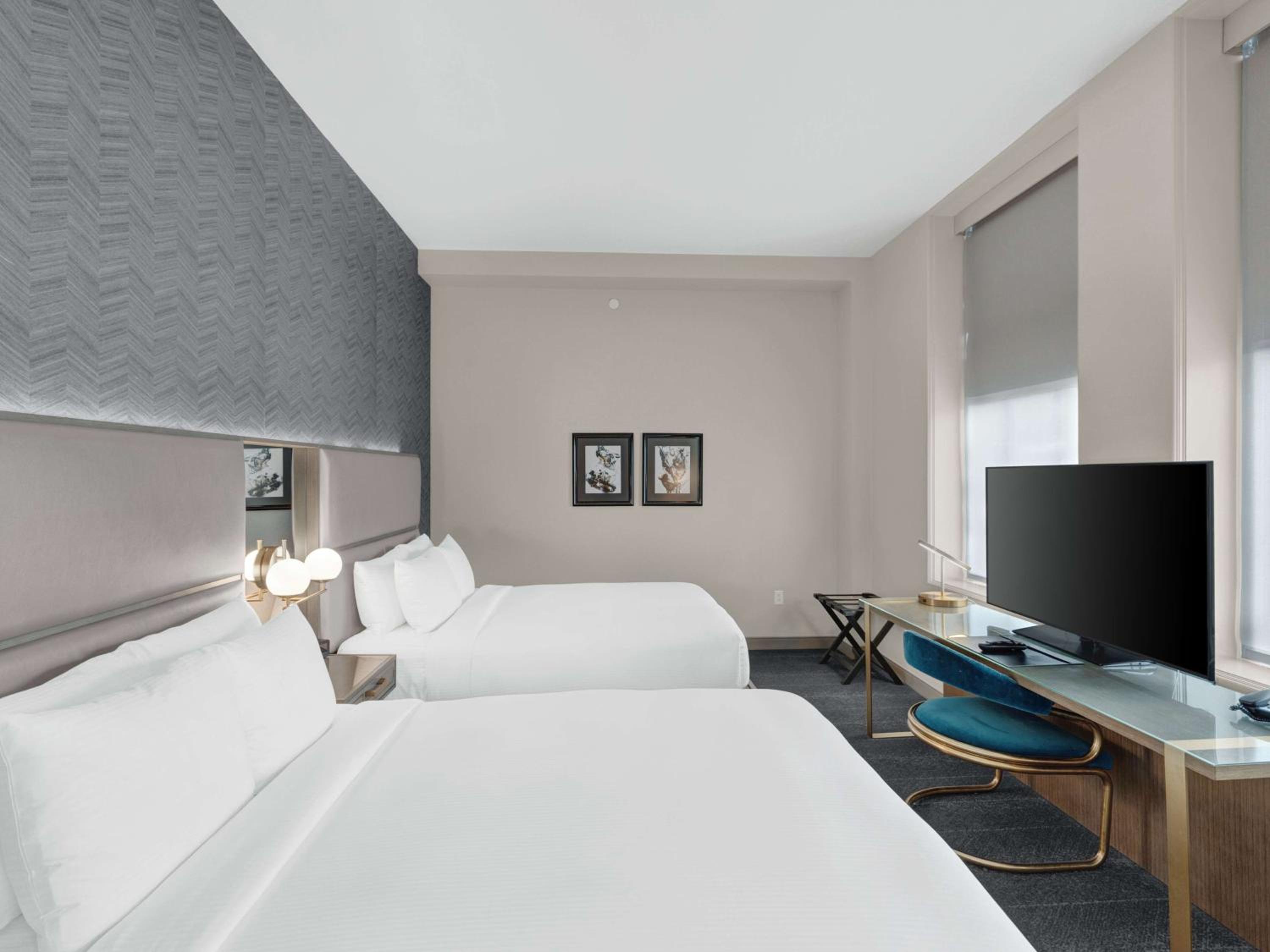 Deco Queen Suite - Photo 6