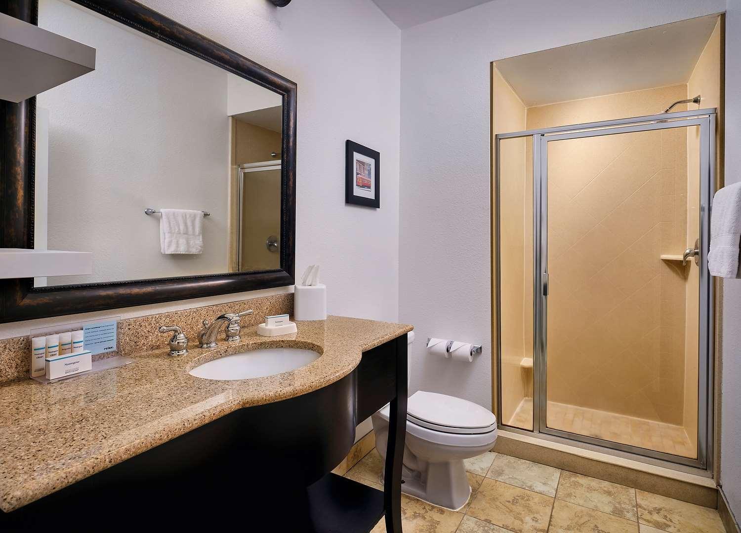 King Room with Spa Bath - Non-Smoking - Photo 3