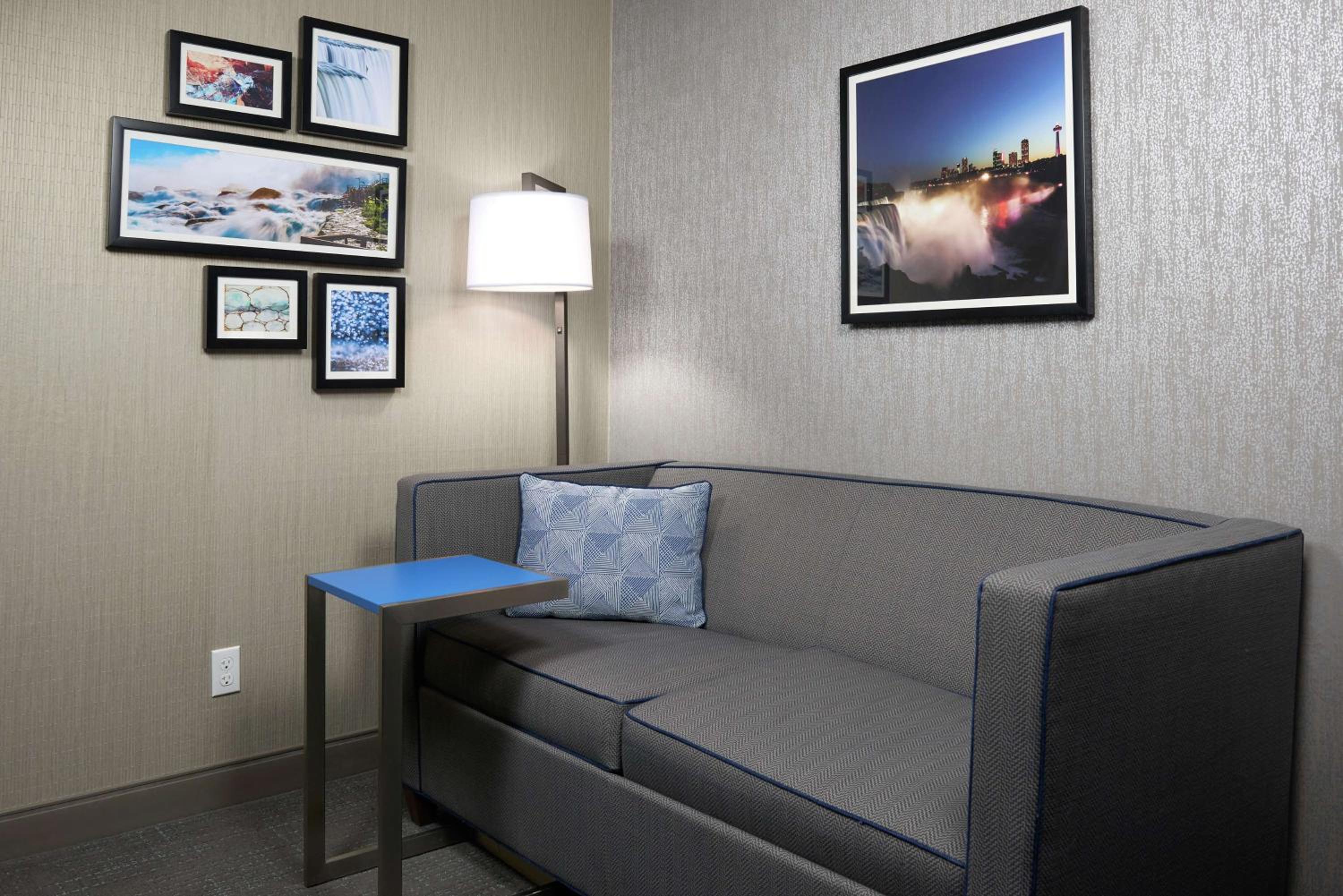 King Room with Sofa Bed and Study - Non-Smoking - Photo 3