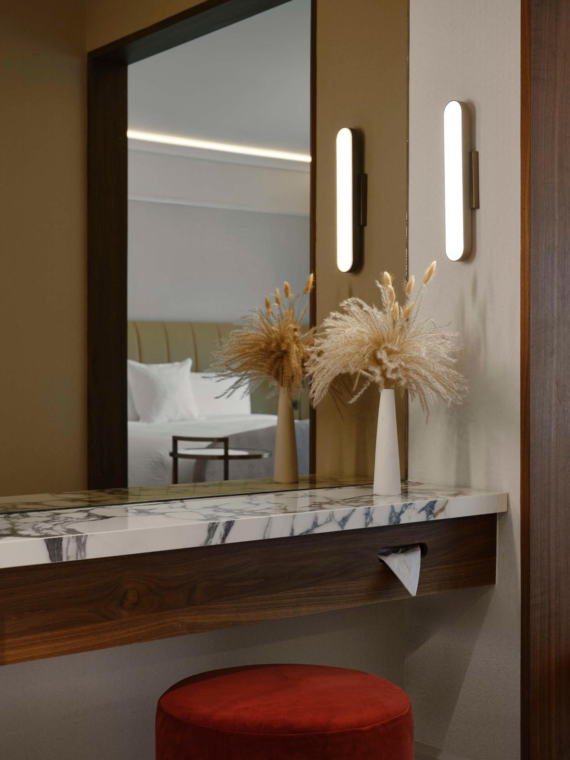 Superior King Room - Photo 4