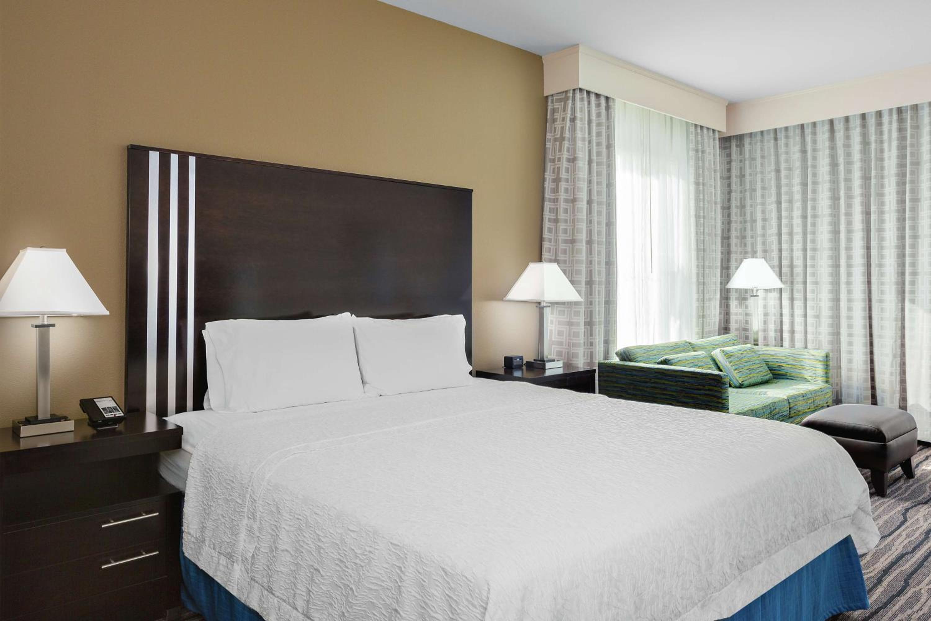 King Studio - Non-Smoking at Hampton Inn & Suites Mountain View in Mountain View
