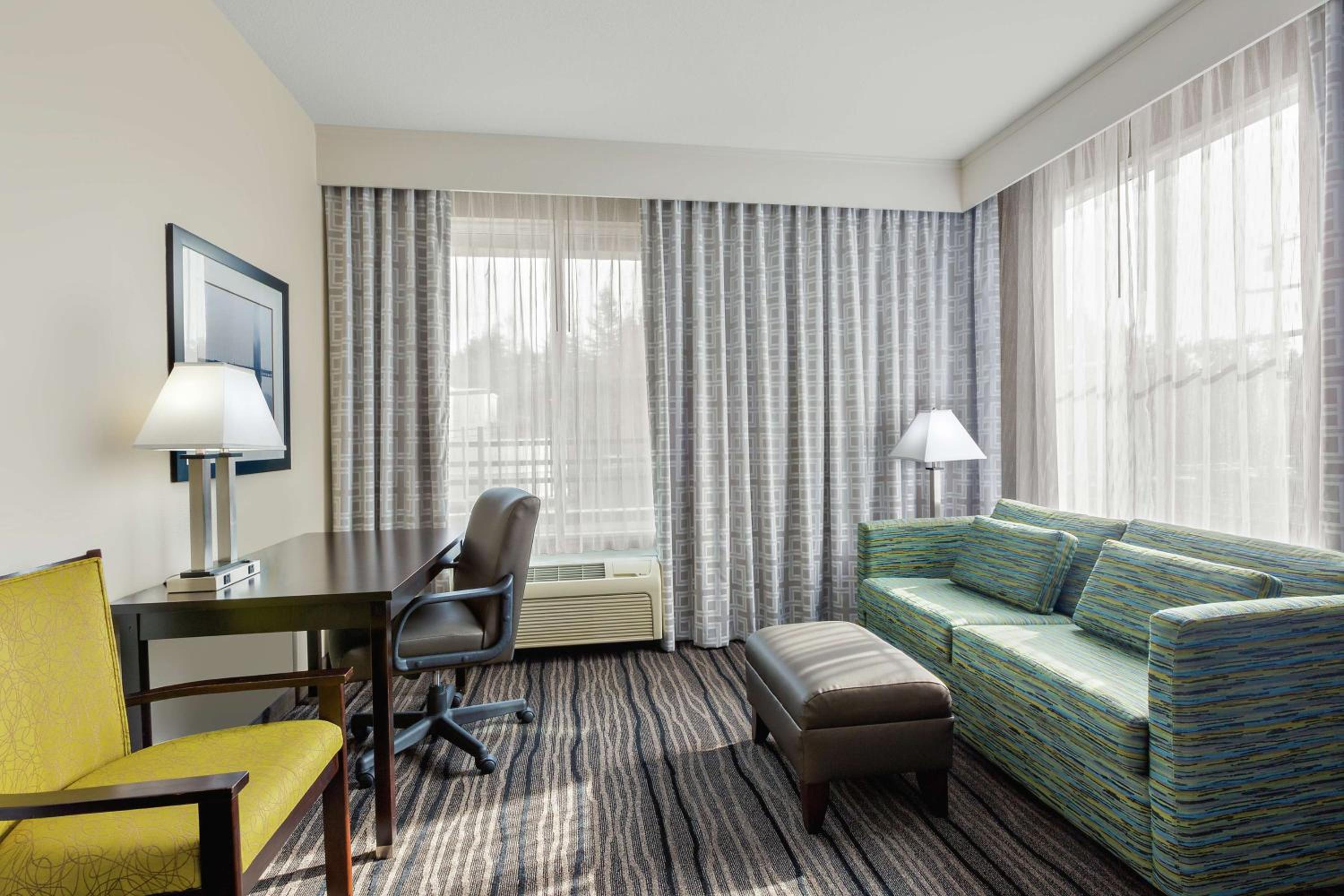 King Studio Suite with Sofa Bed - Non-Smoking - Photo 1