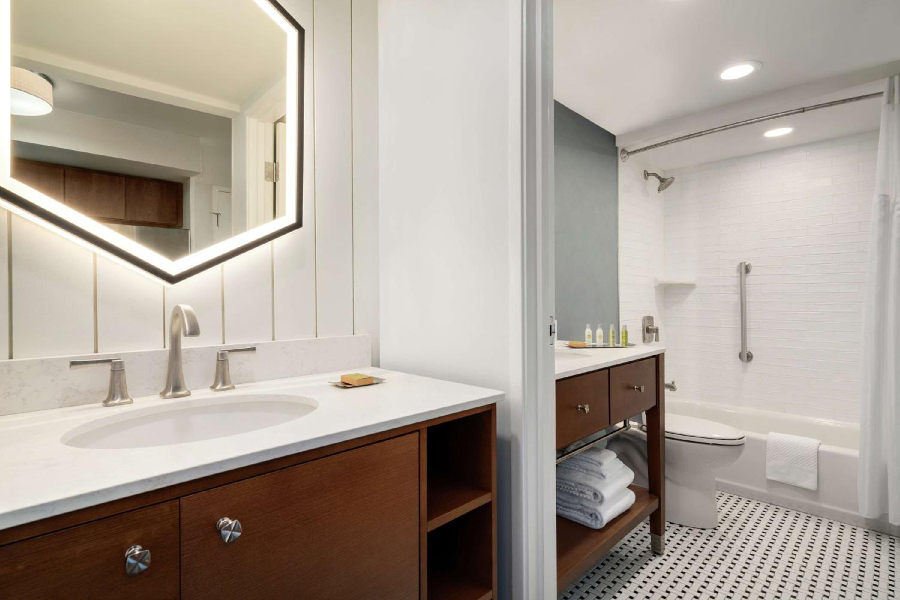 Double Queen with Kitchen, Balcony, and oceanfront view - Photo 6